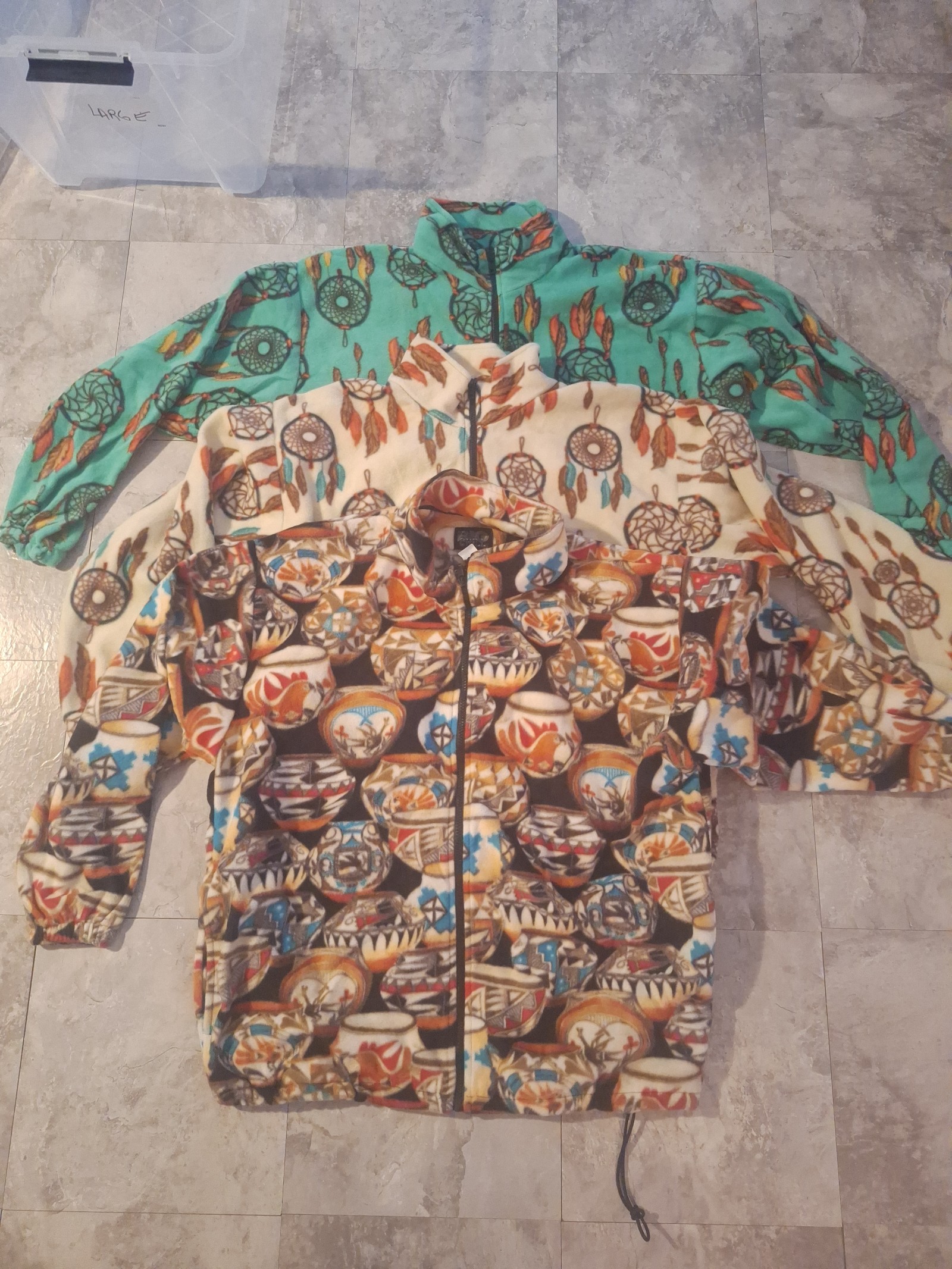 Southwestern style lightweight fleces jacket lot new size large. Dream catcher