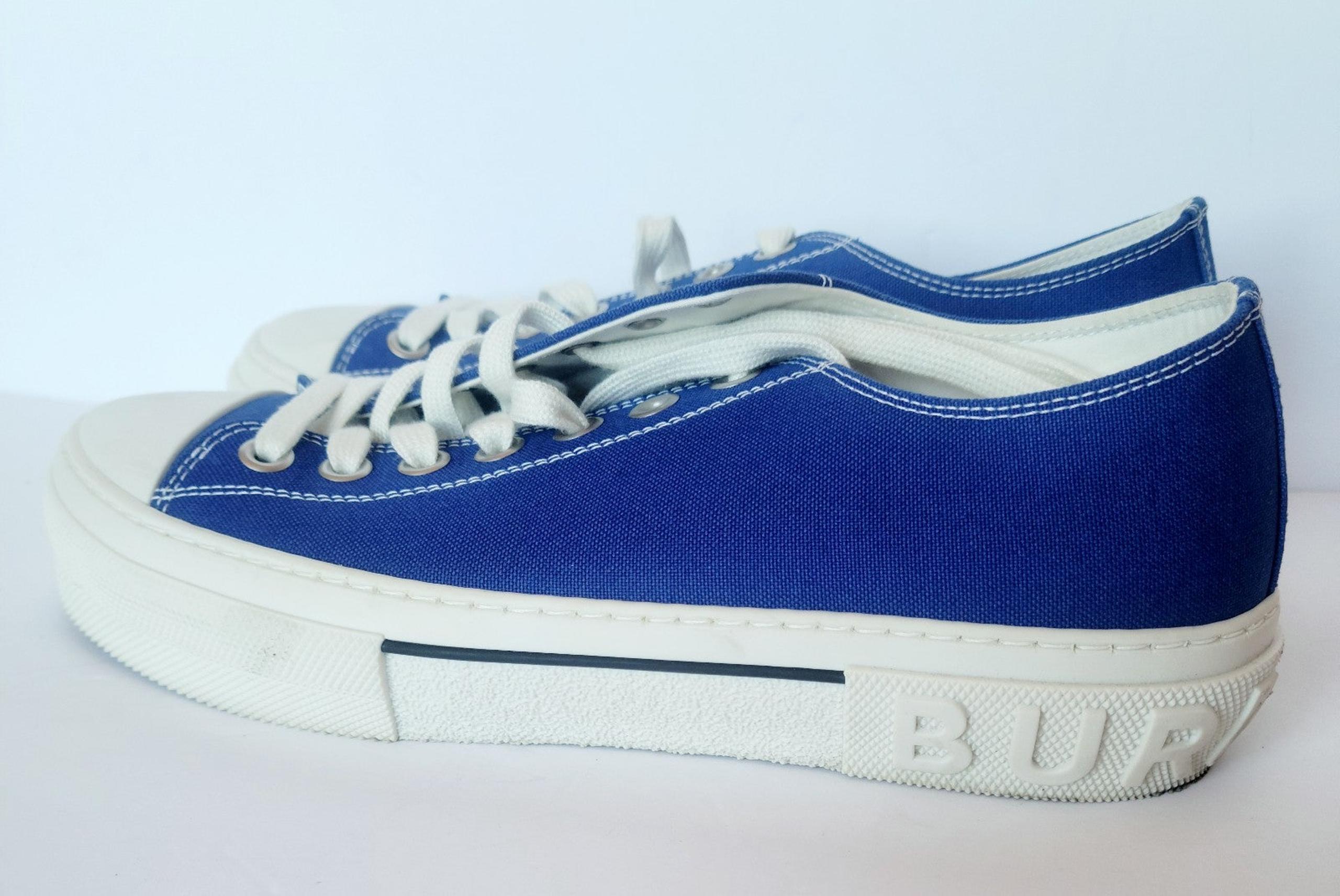 Burberry canvas shoes
