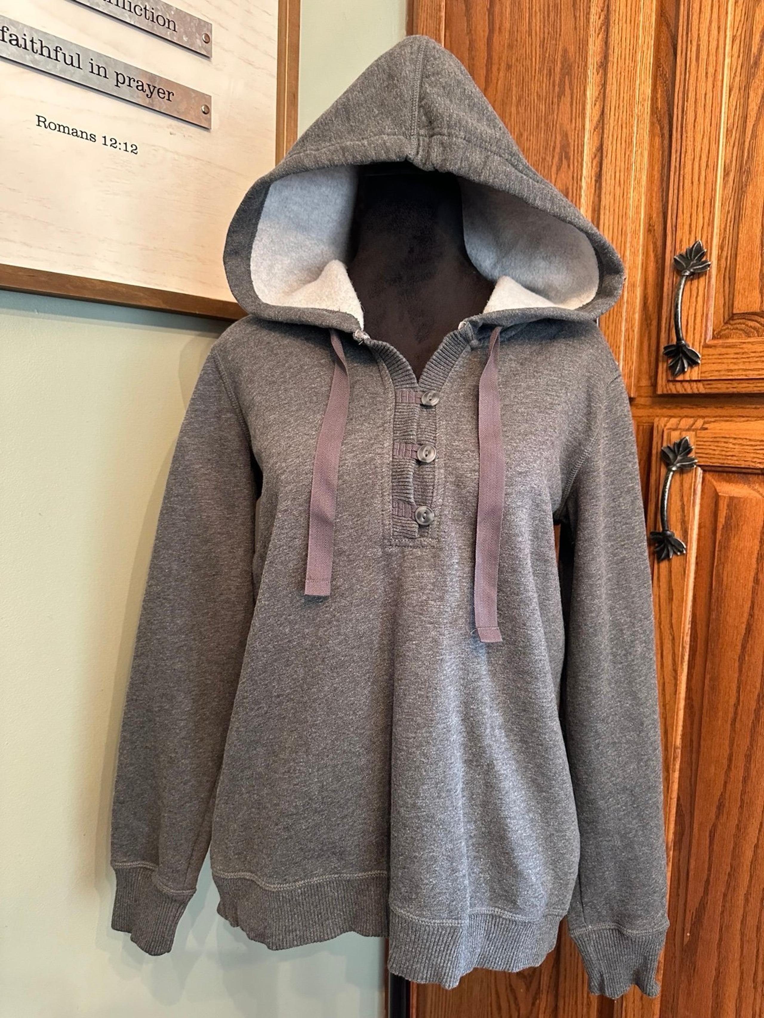 Eddie Bauer Women’s Sweatshirt Size Medium in good condition