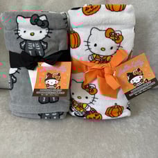 Hello Kitty Halloween Hand Towels 2 Sets