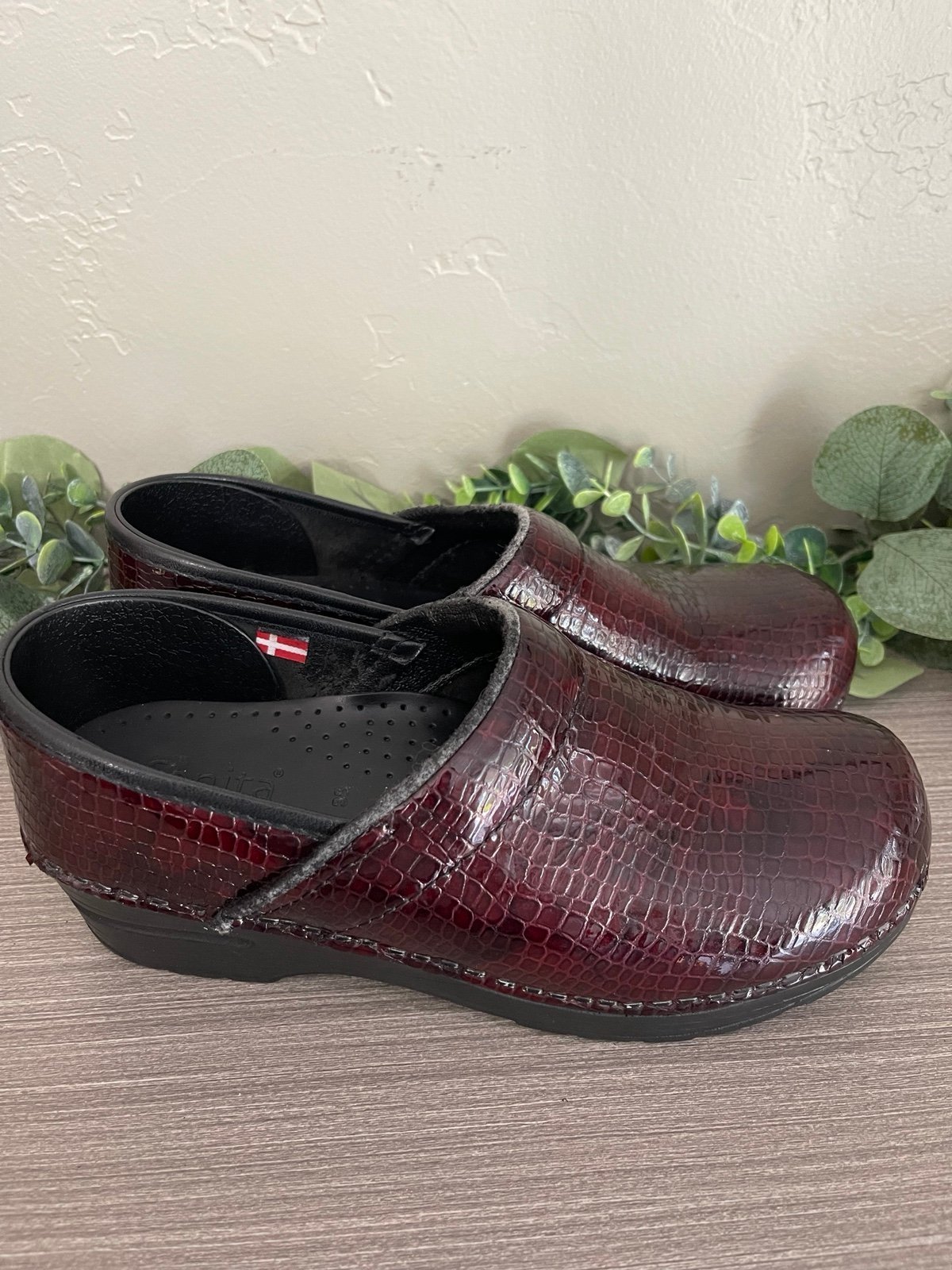 Womens Sanita Cherry Red Snake Embossed Patent Leather Burgundy Clogs Size 38