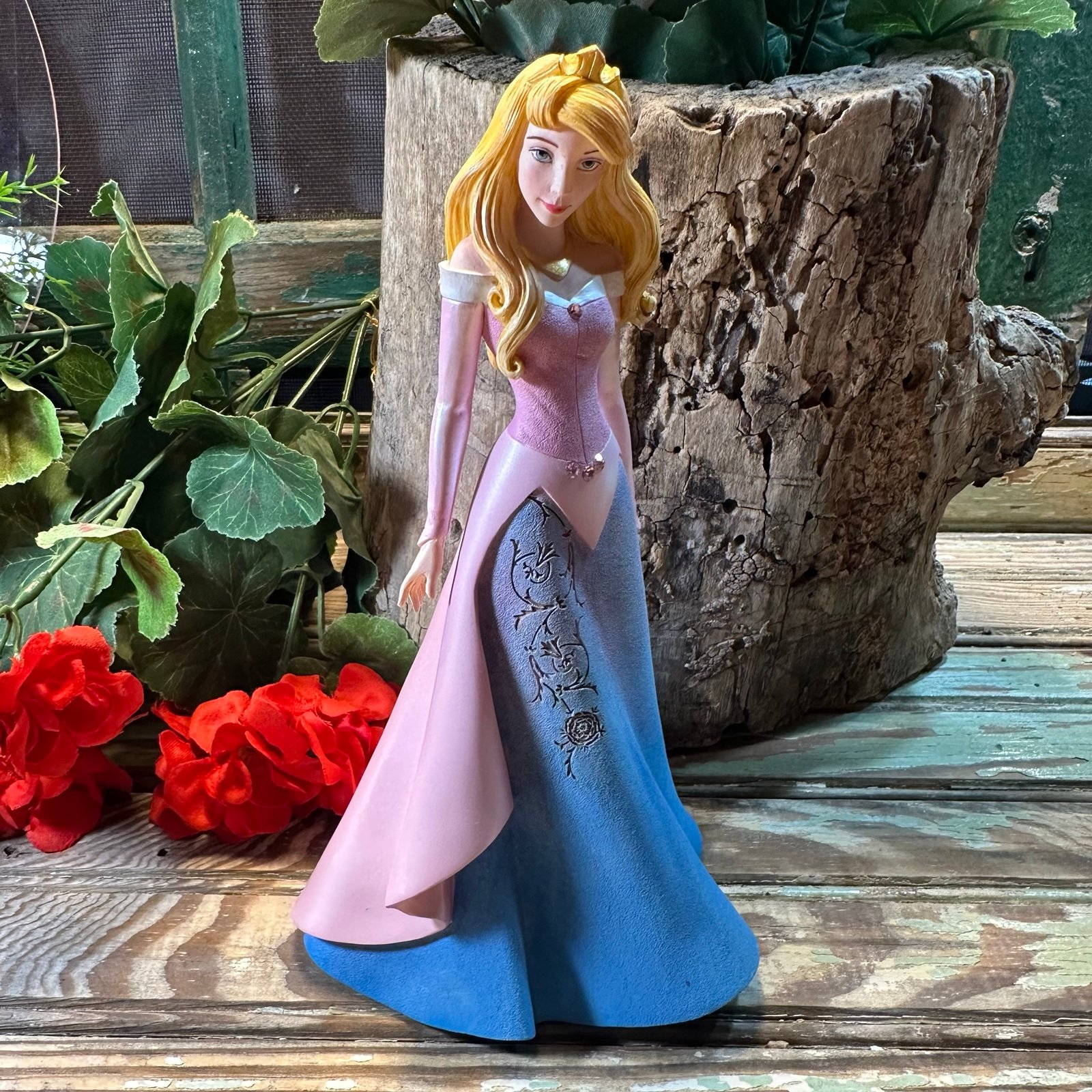 Sleeping Beauty Aurora Disney Showcase Couture de Force Princess Figure New