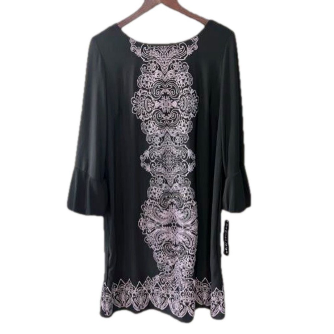 Madison Leigh NWT Black with Lavender embossed design size 16