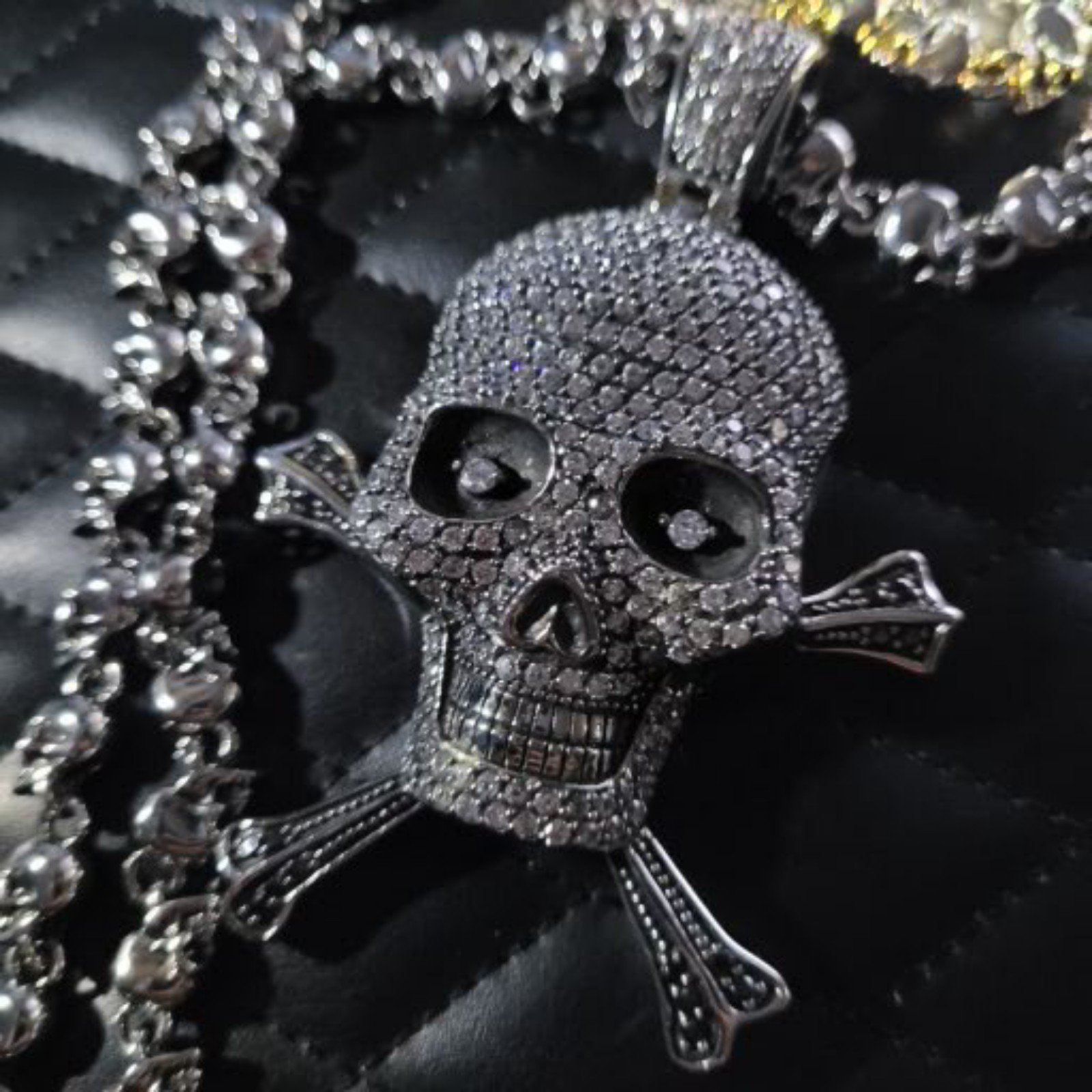 Skull link chain solid sterling silver and very high quality and detail