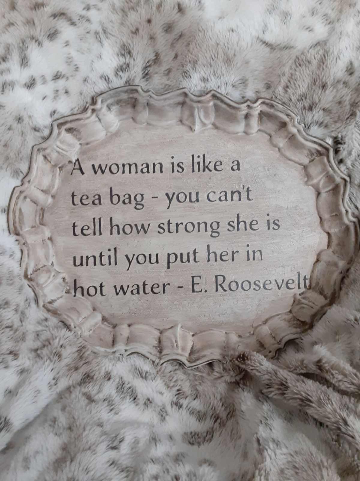 Tray with quote