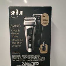 Braun series 8 8567cc electric razor for men New in box