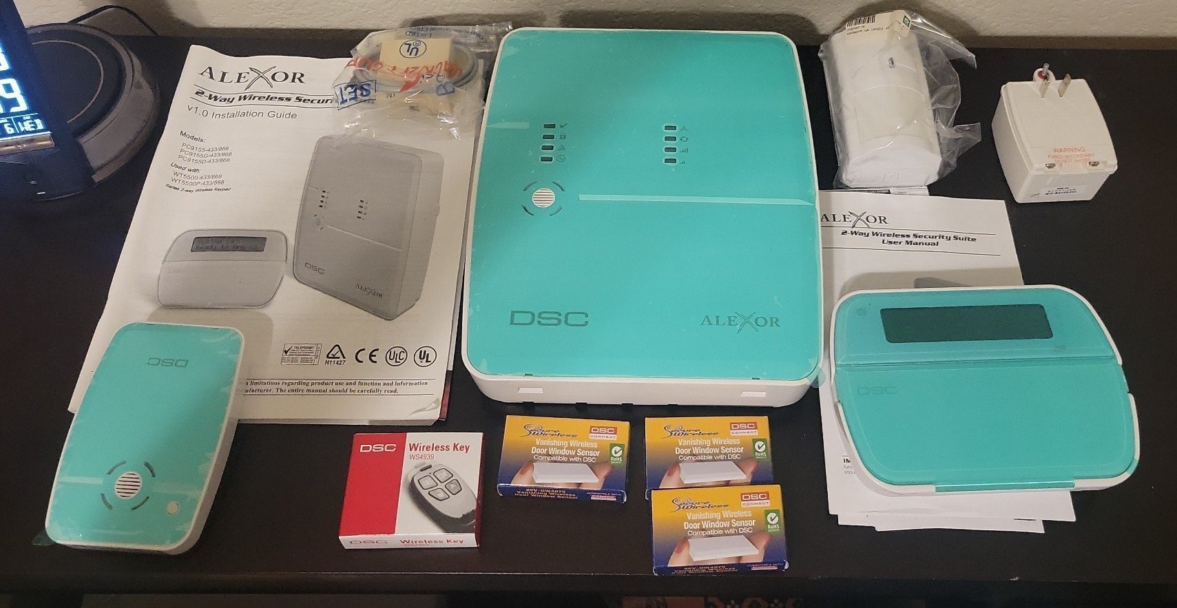 DSC KIT495-17GCP01 Alexor 2-way wireless security suite