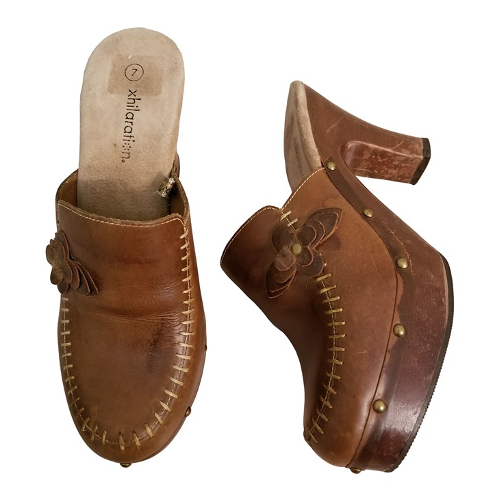 Xhilaration 7 Leather Chunky Mules 90s Y2K Platform Heels Flower Brads