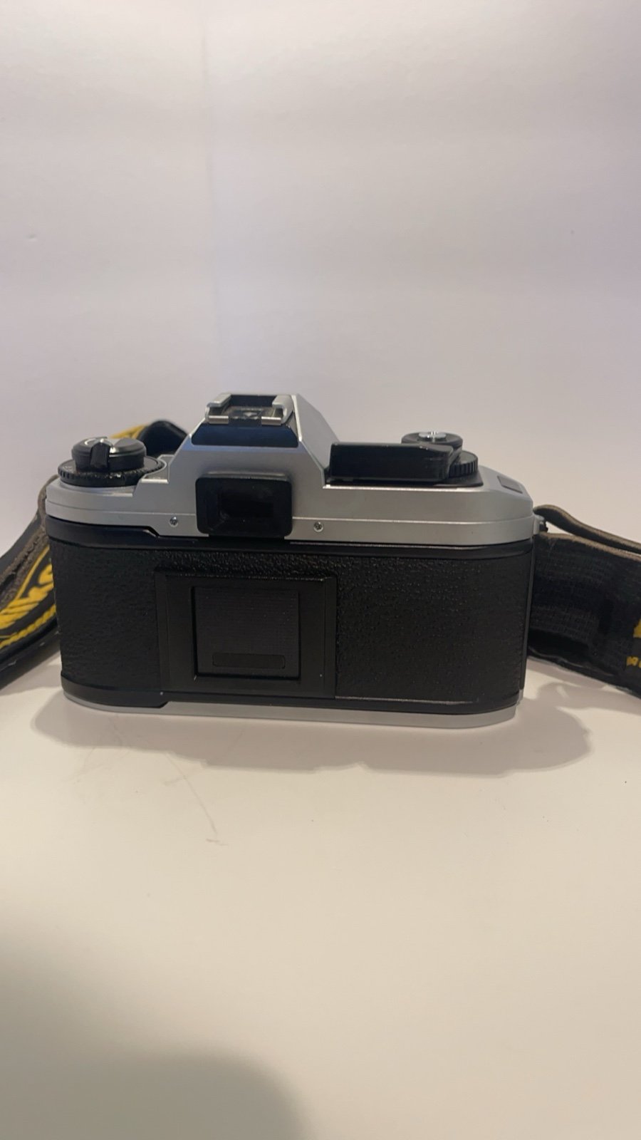 Nikon FG-20 SLR Film Camera Body w/ Case
