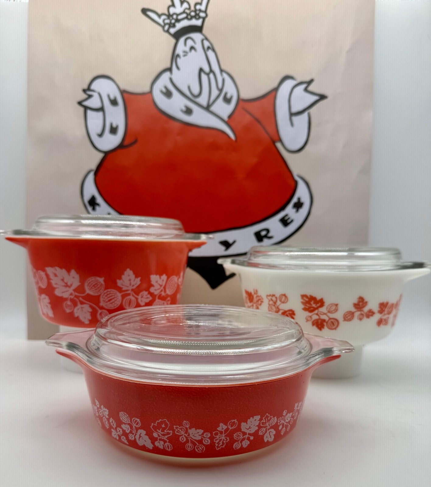 Vintage JAJ Pyrex Red Coral Gooseberry Junior Space Savers W/Orig. Raised Lids