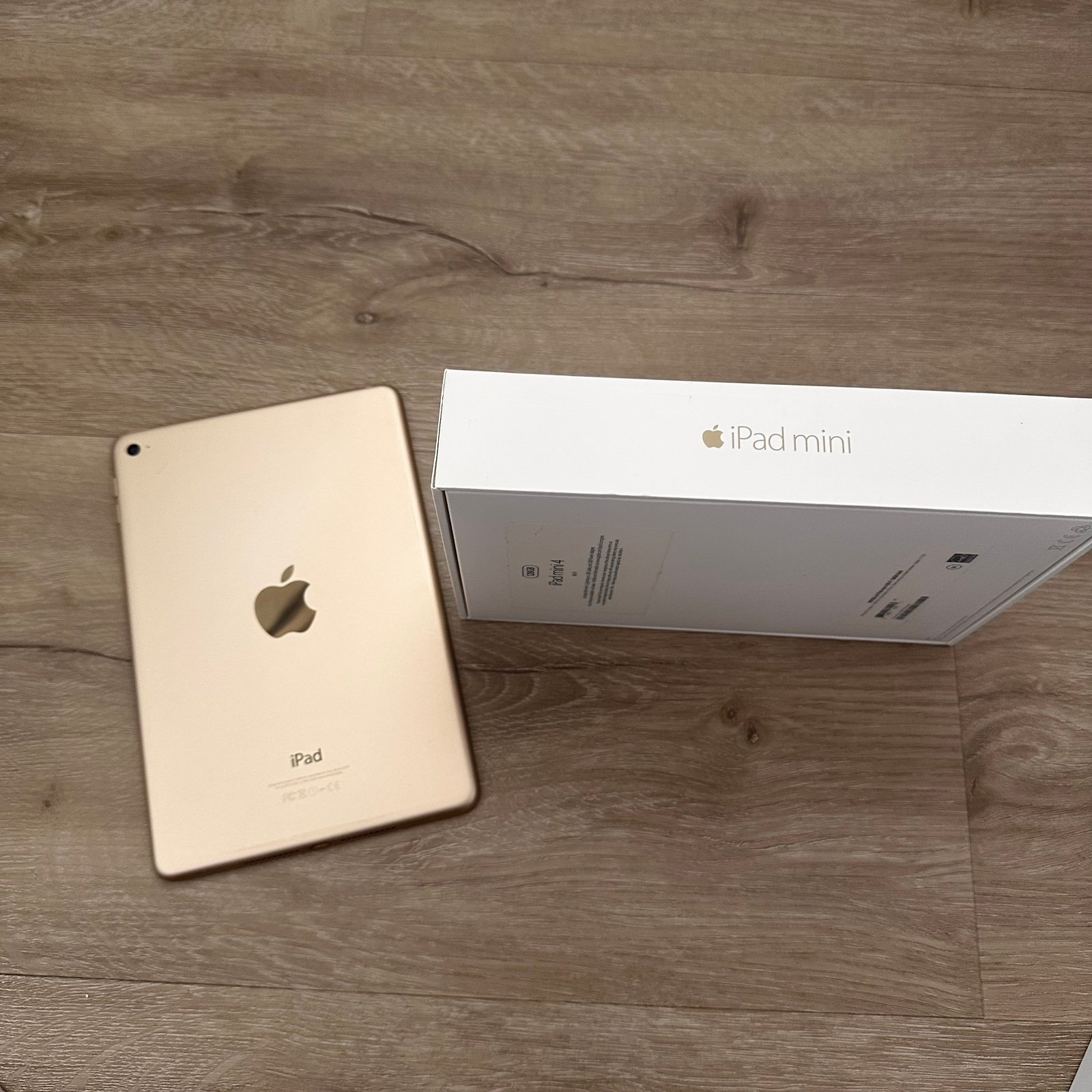 iPad Mini 4 128 GB WiFi Only in Gold