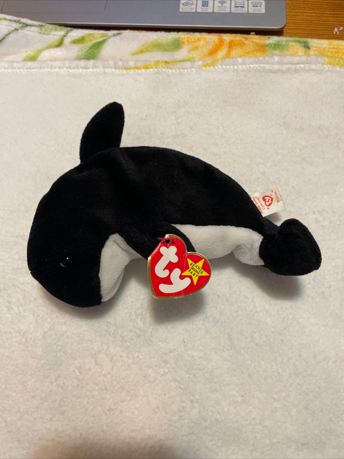 NWT Rare TY Beanie Baby Waves the Whale Year 1996 on Ear / Tush Tag