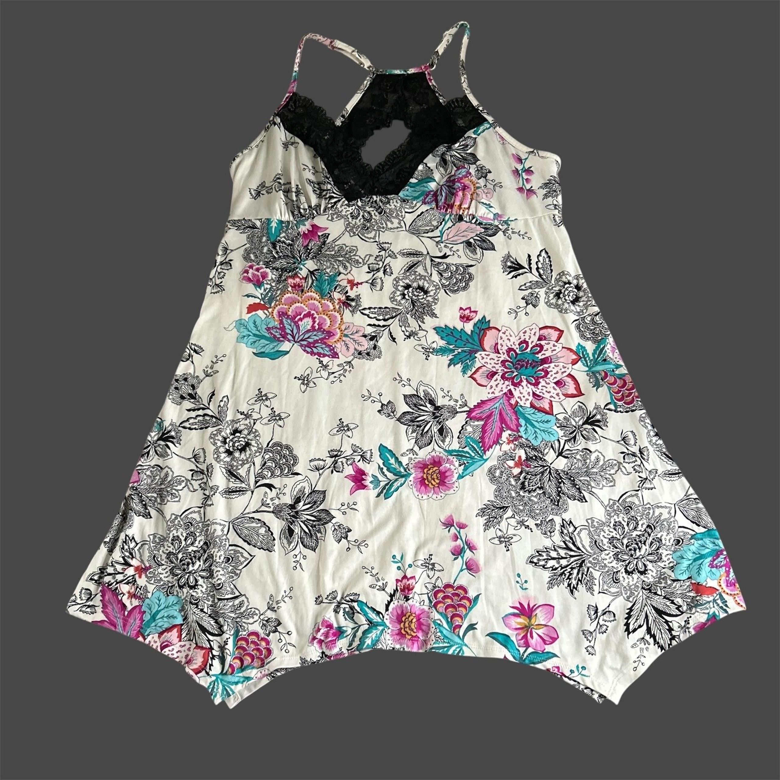 Chemise Pajamas Womens Size Large Floral Sleeveless Nightgown - Secret Treasures