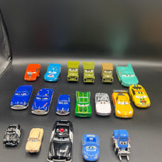 Disney Pixar Cars lot of 18 pieces plastic and die cast