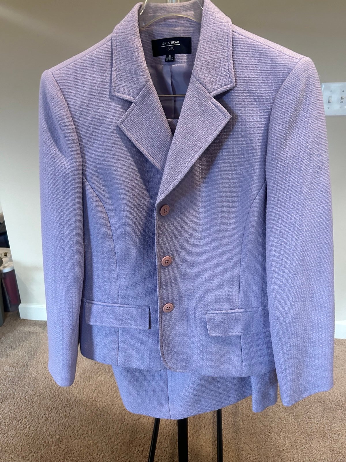 Skirt suit