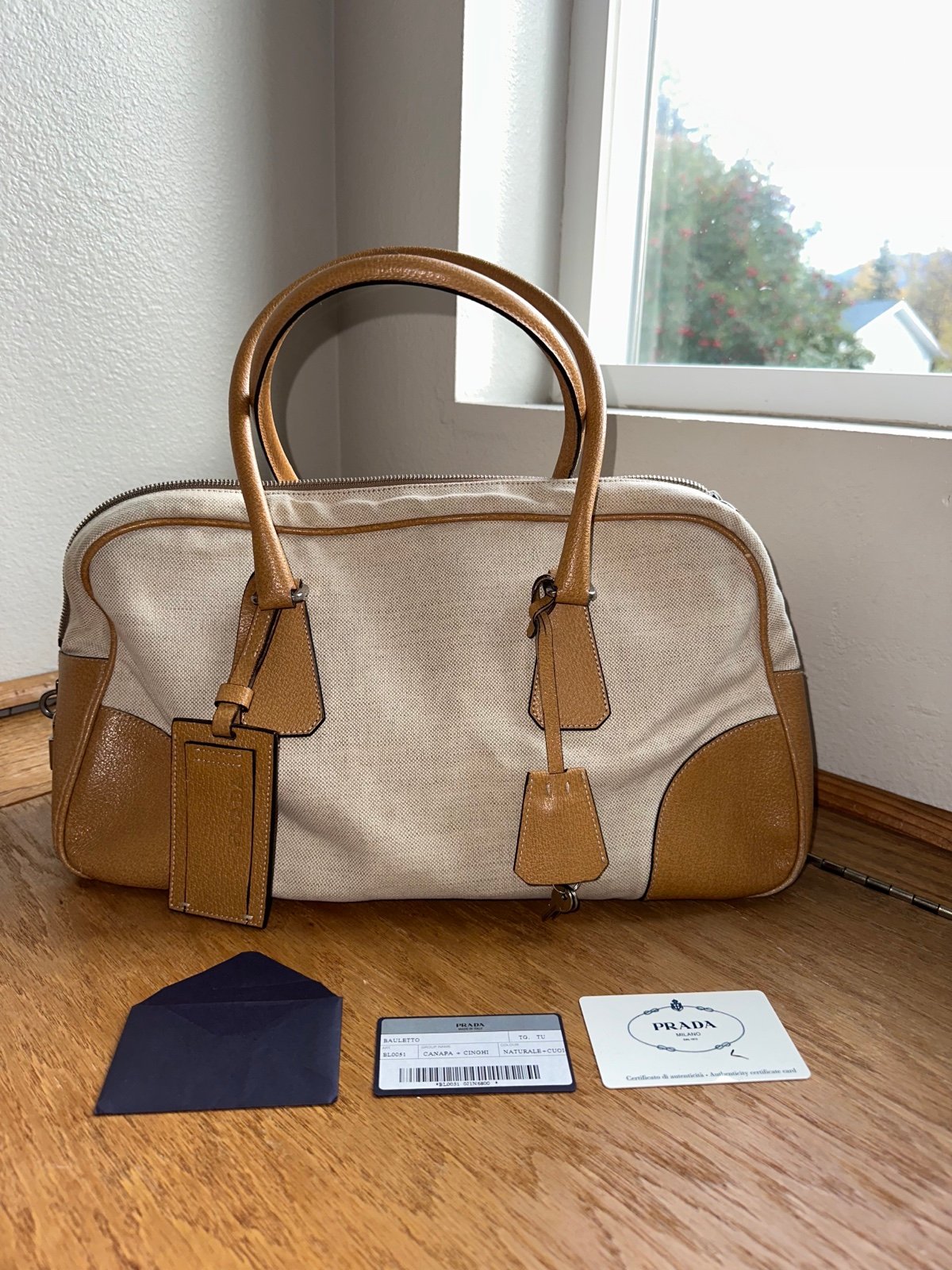 Bauletto Prada(Authentic )