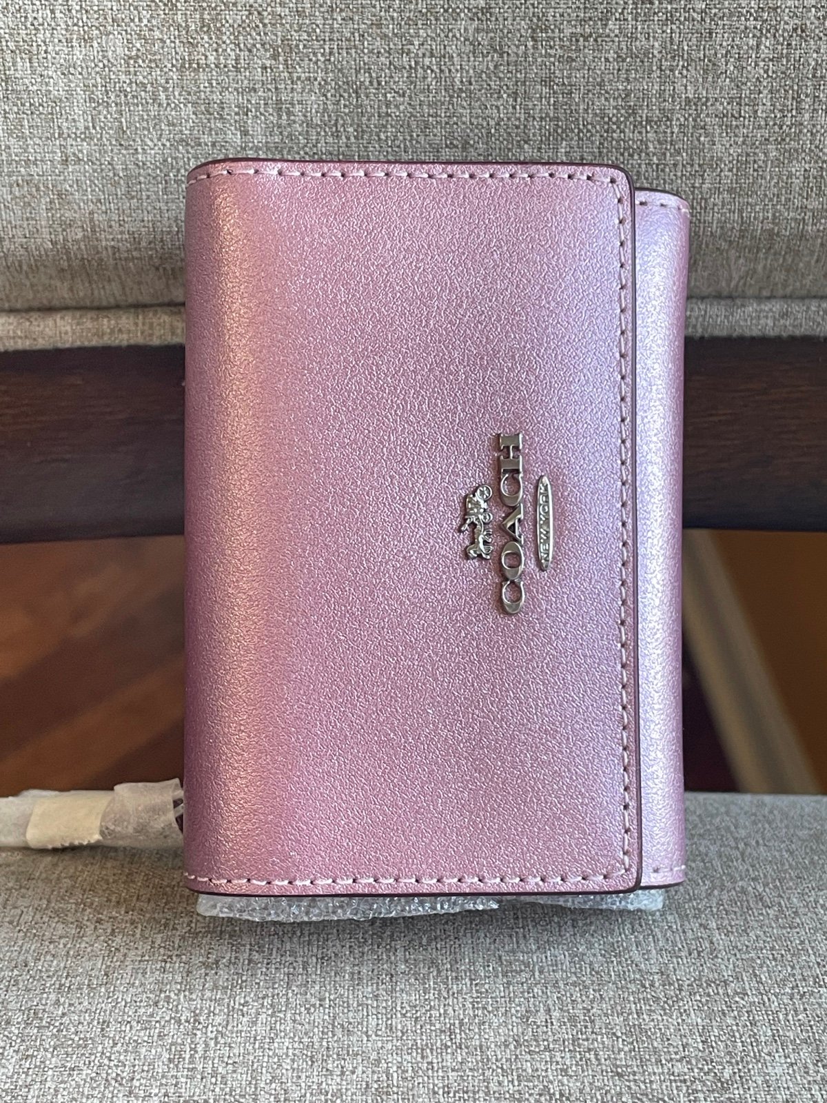 NWT！COACH MICRO WALLET (COACH CW805)
SILVER/METALLIC PINK fast shipping