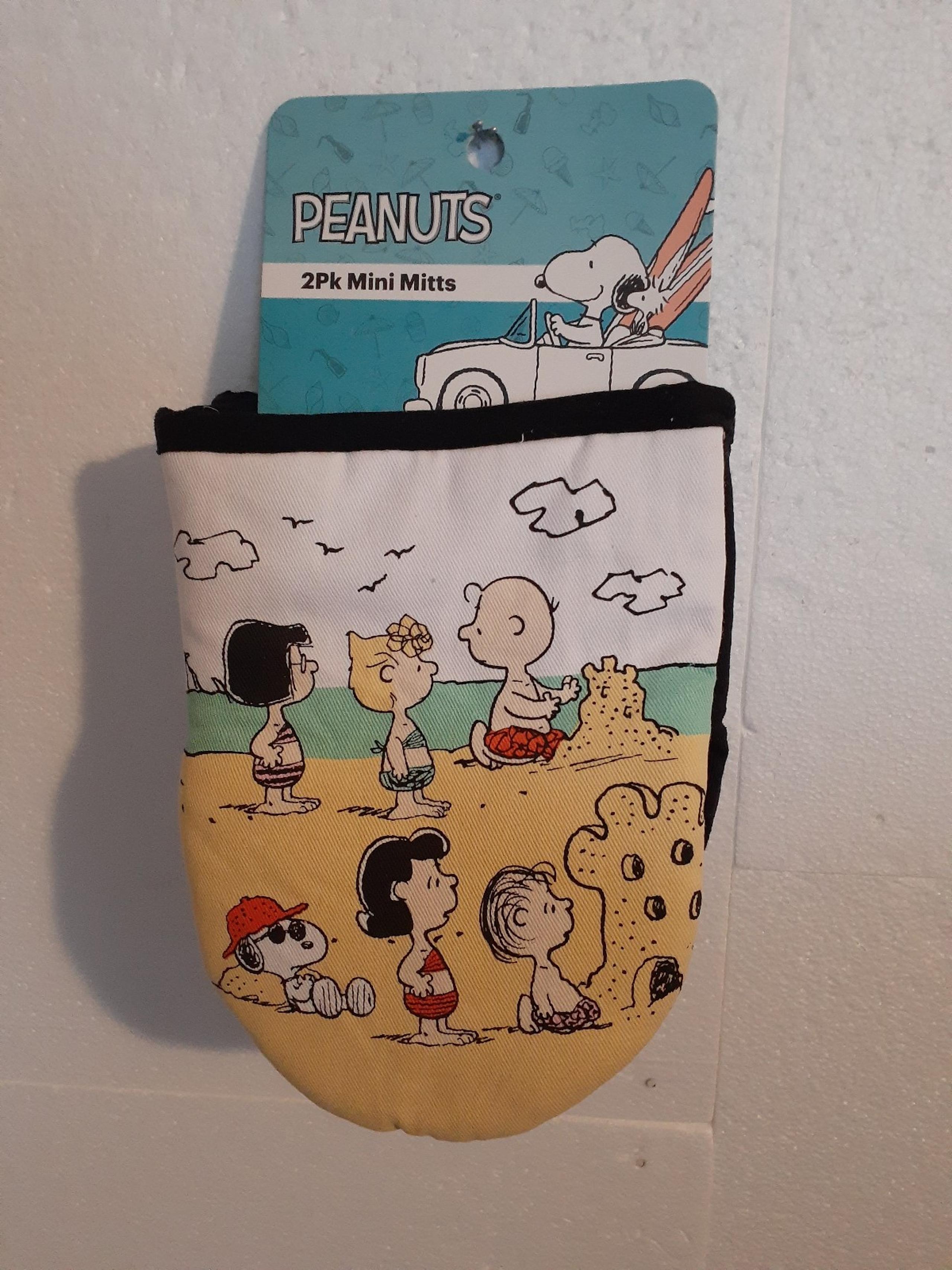 Peanuts Kitchen Mini Oven Mitts Set Nwt
