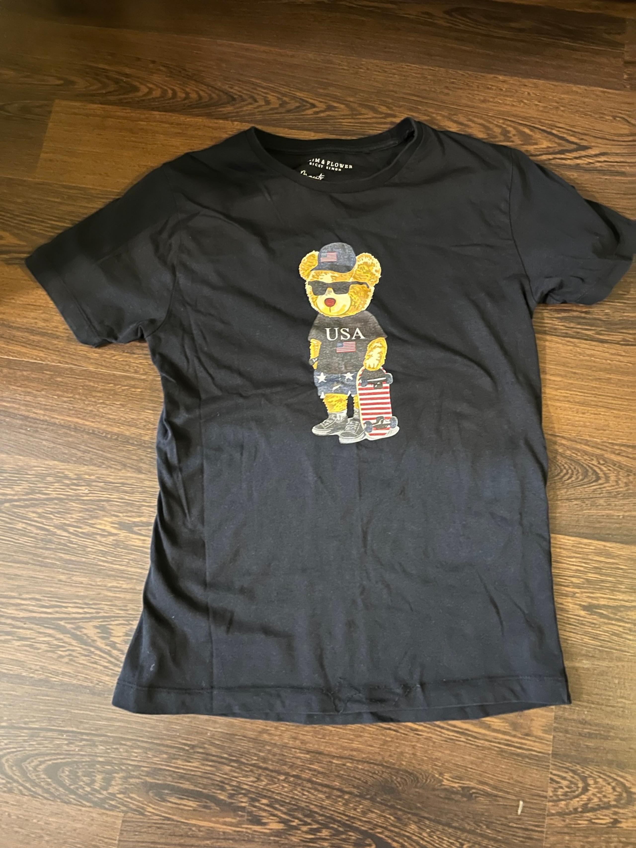 Boys Graphic Tee Size 9/10 (Cart D-119) - Denim & Flower