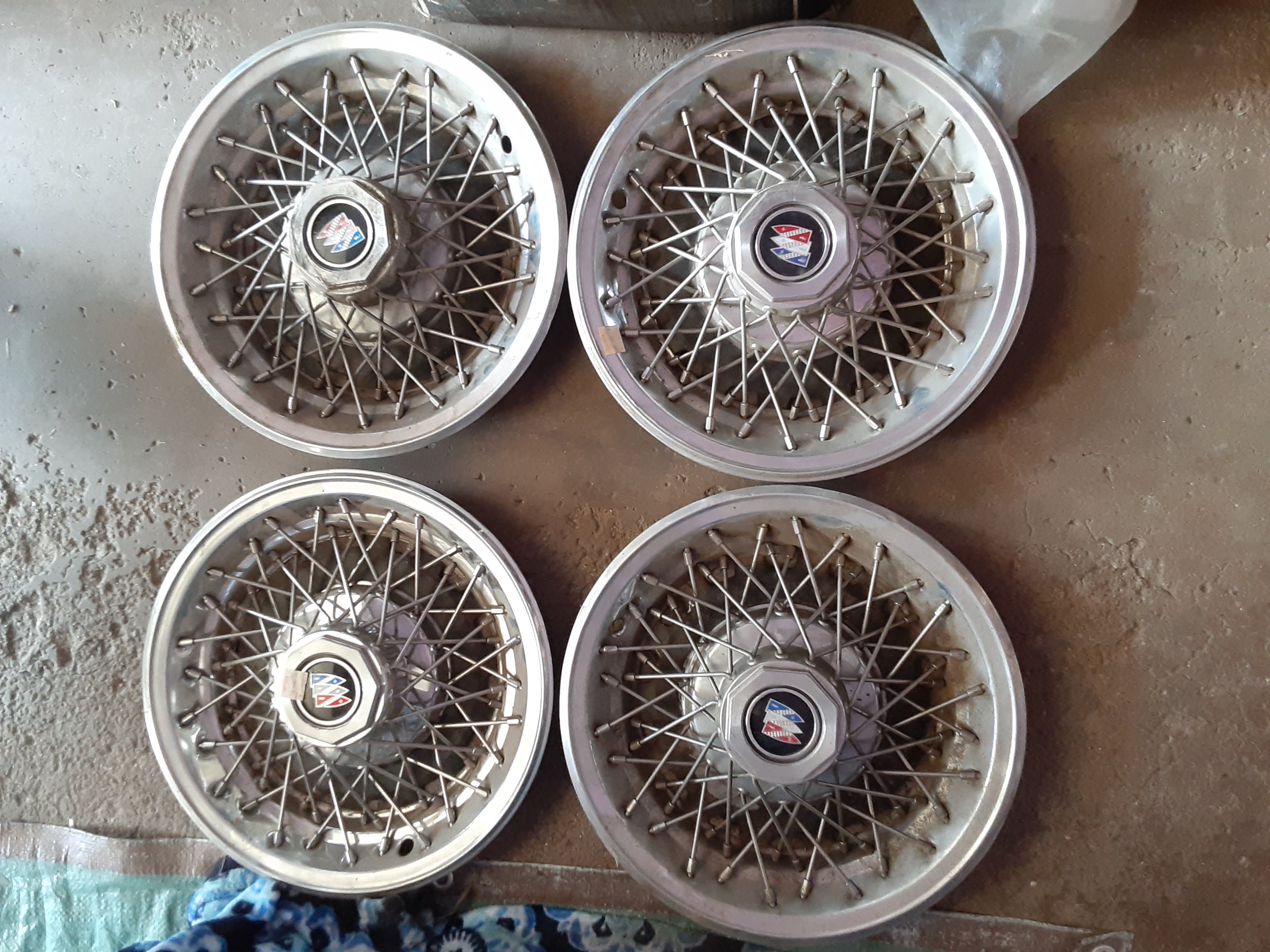 14 buick regal wire hubcap set