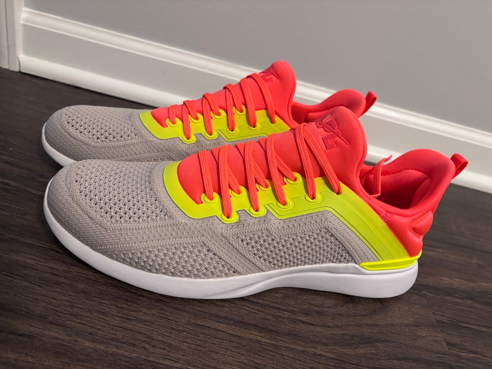 APL Men’s 10.5 *New* shoes