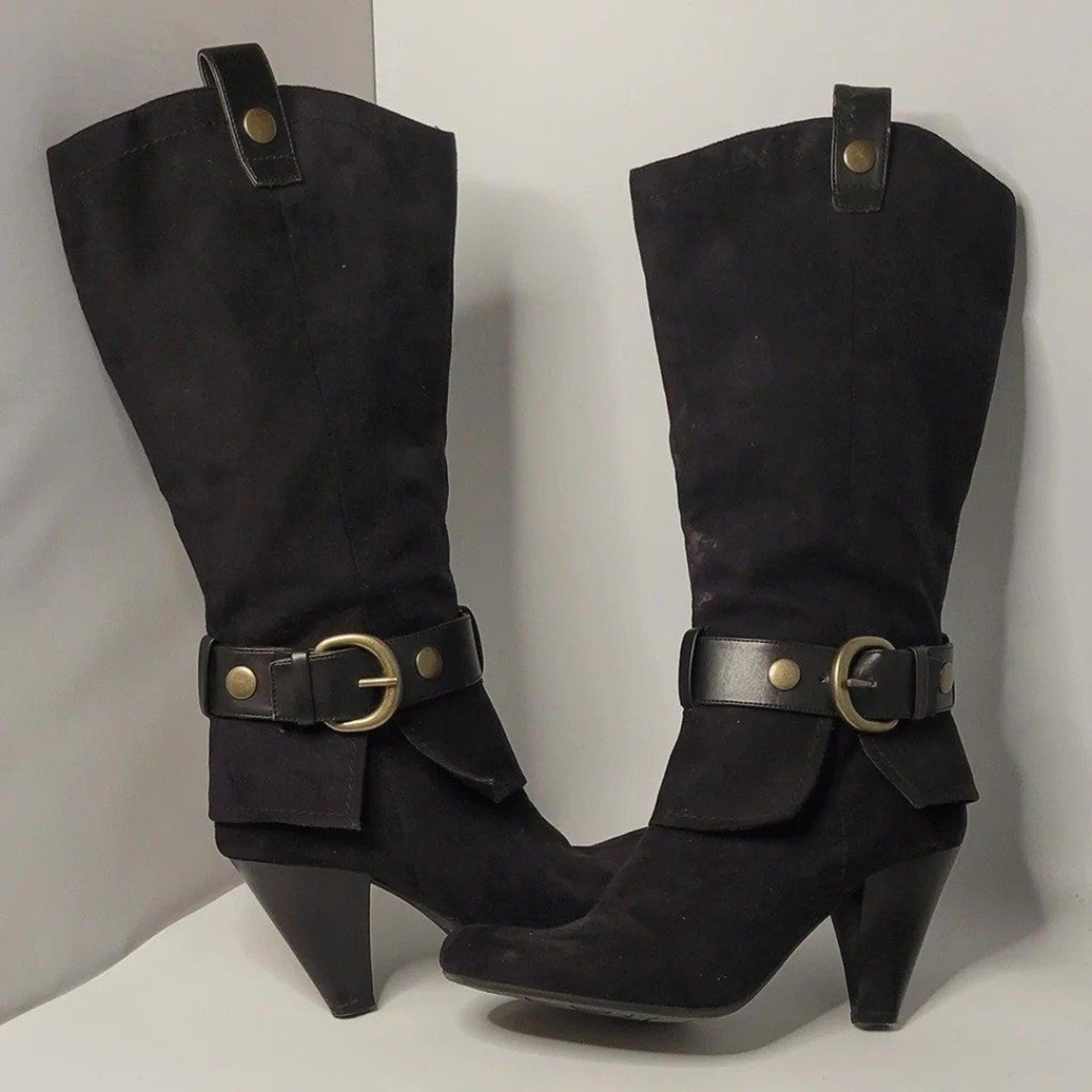 ~AVAILABLE: New! Size 7, Attention Boots