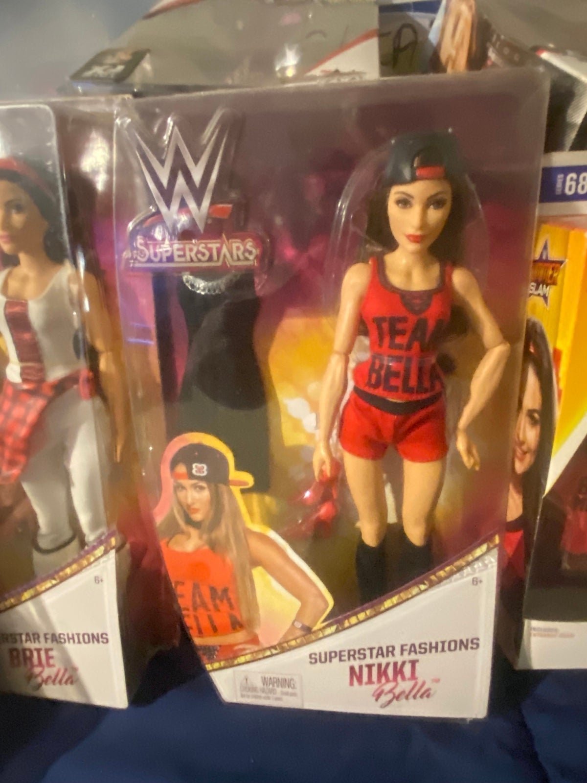 WWE’s The Bella Twins Ultimate Fan Pack