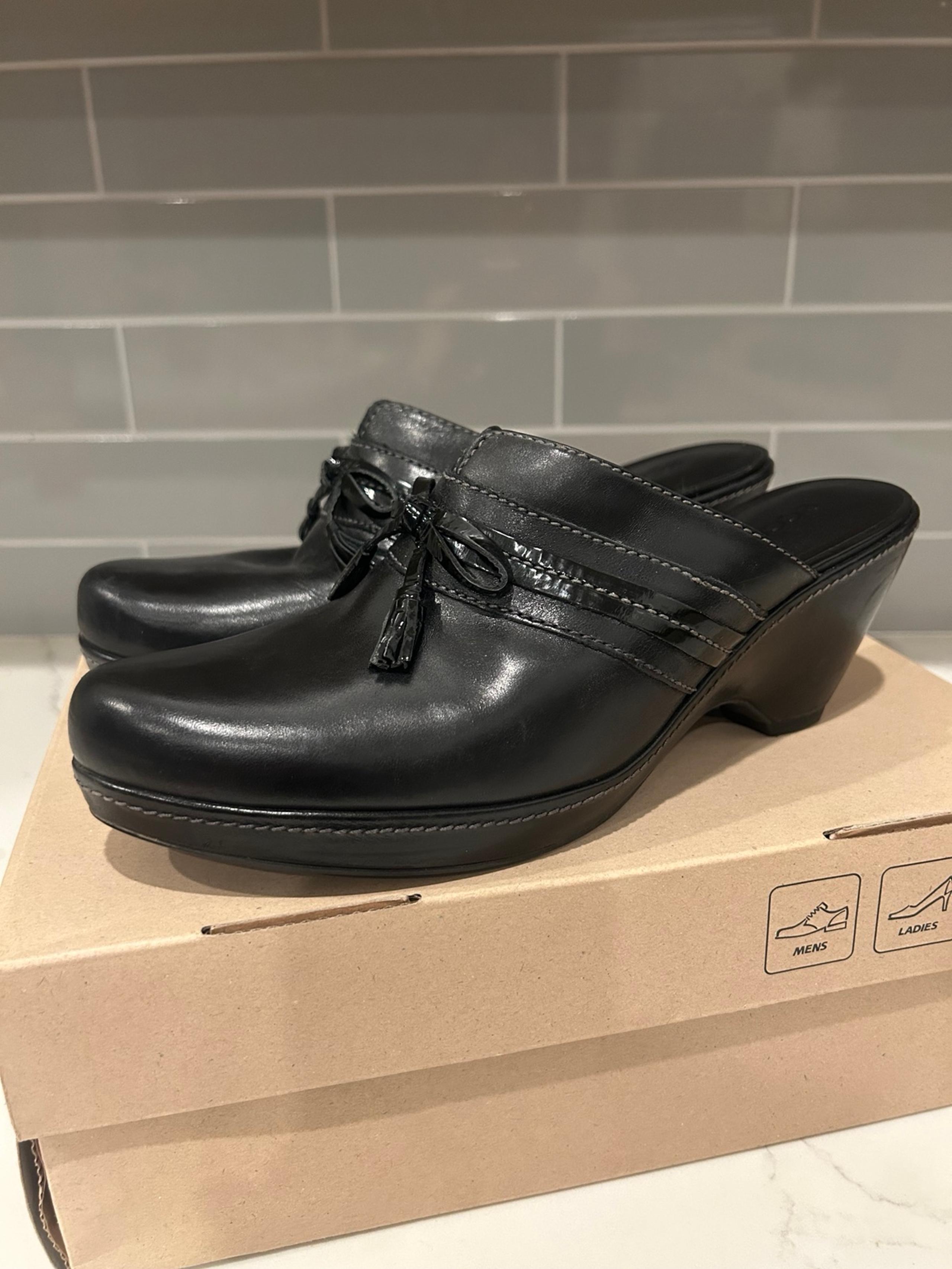 Beja Tassel Mule Black Slip On NW Leather Clog Size 41 Women's 10 - Ecco