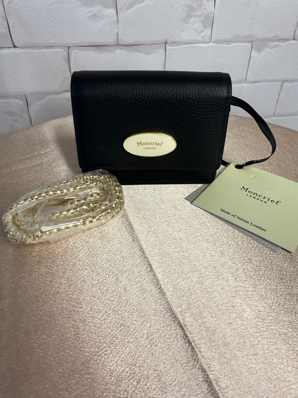 Moncrief London Sloane Crossbody Coin Purse