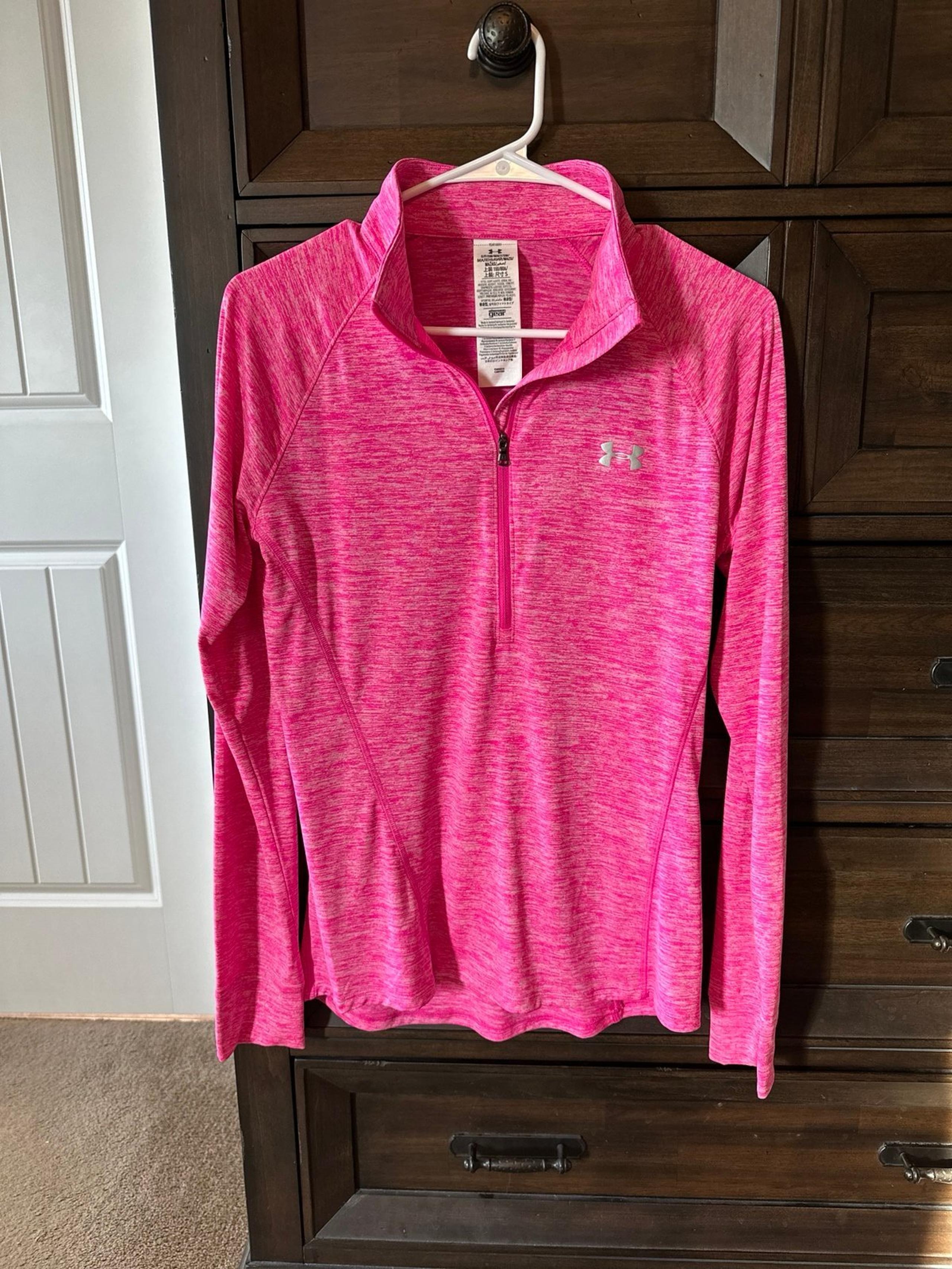 Like New Women’s Small Under Armour 1/4 Zip Long Sleeve Pink shirt