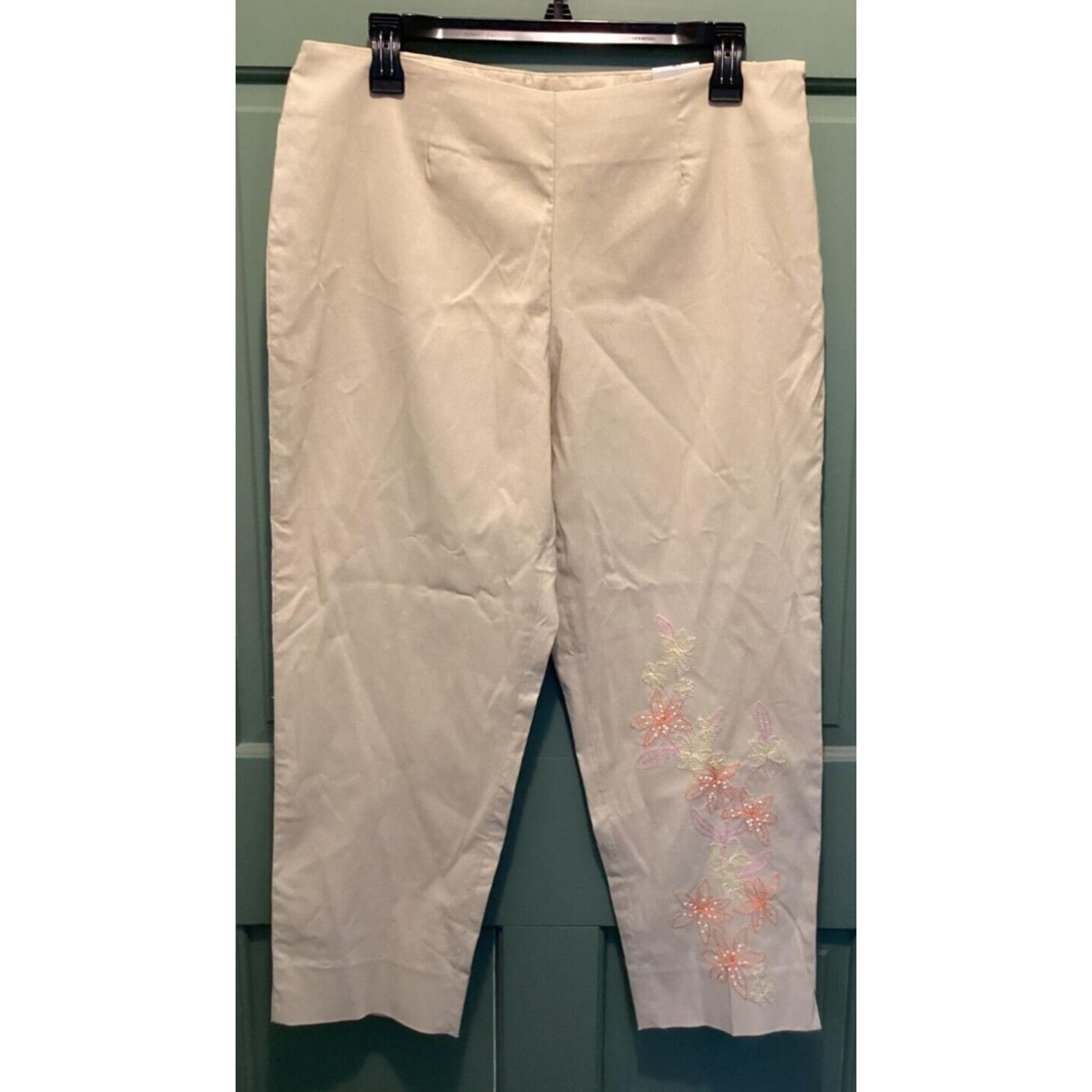 Worthington Petite Stretch Women Size 12P Beige Embroidered Floral Cropped Pants