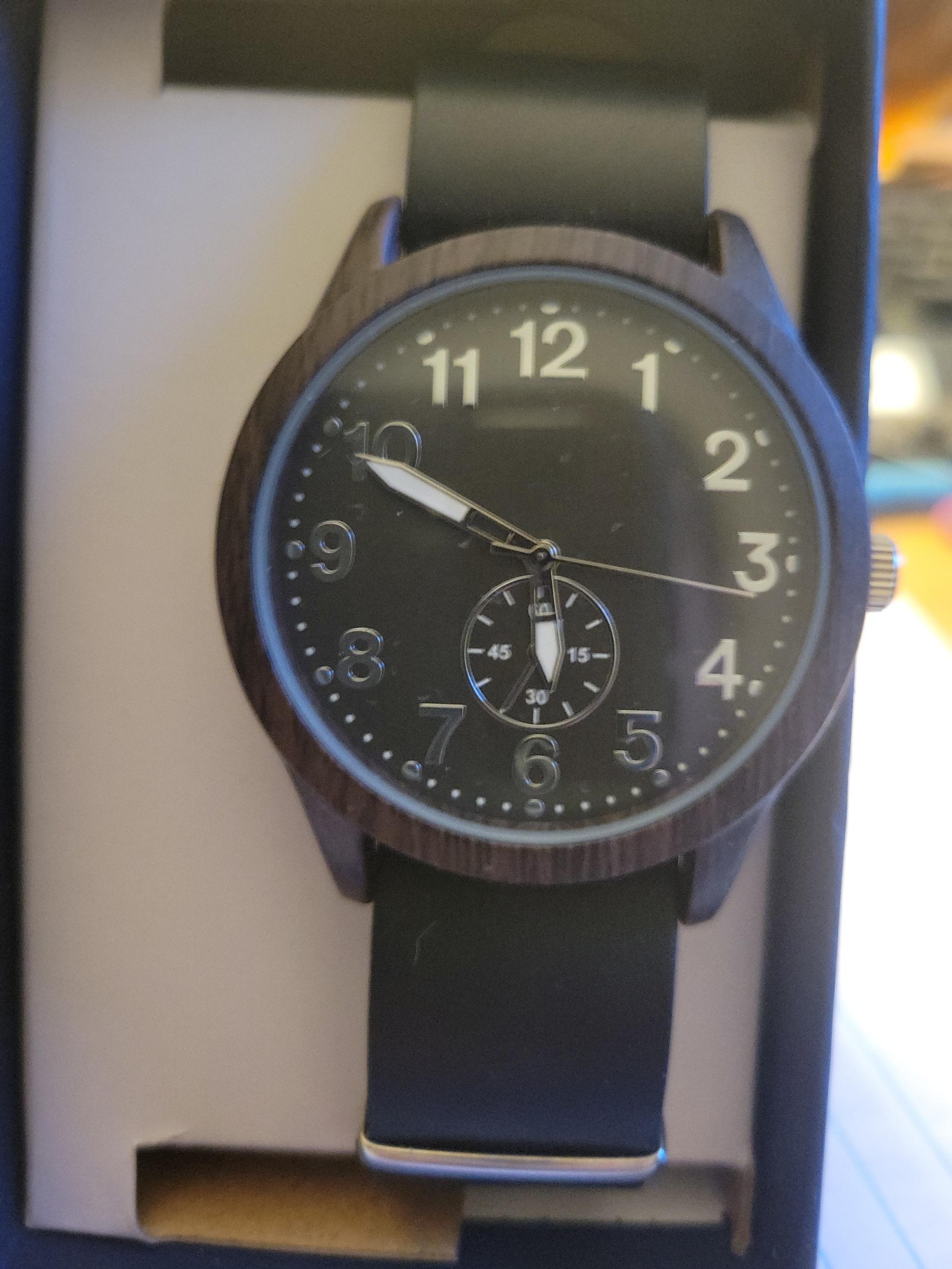 Men's Wooden watch with leather band