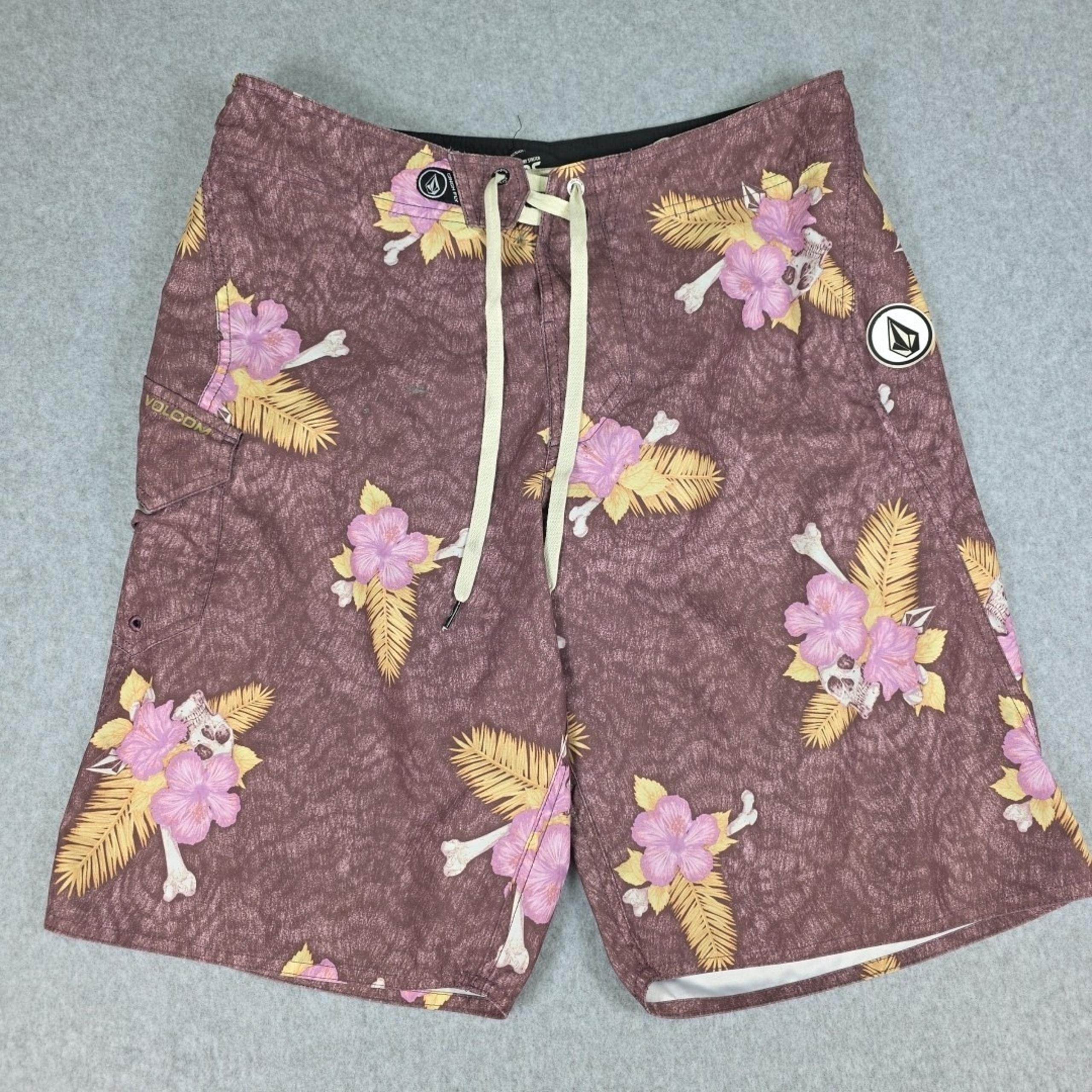 VOLCOM V2S Board Shorts Men's Size 32 2-Way Stretch Cinch Fly Palm And Skulls