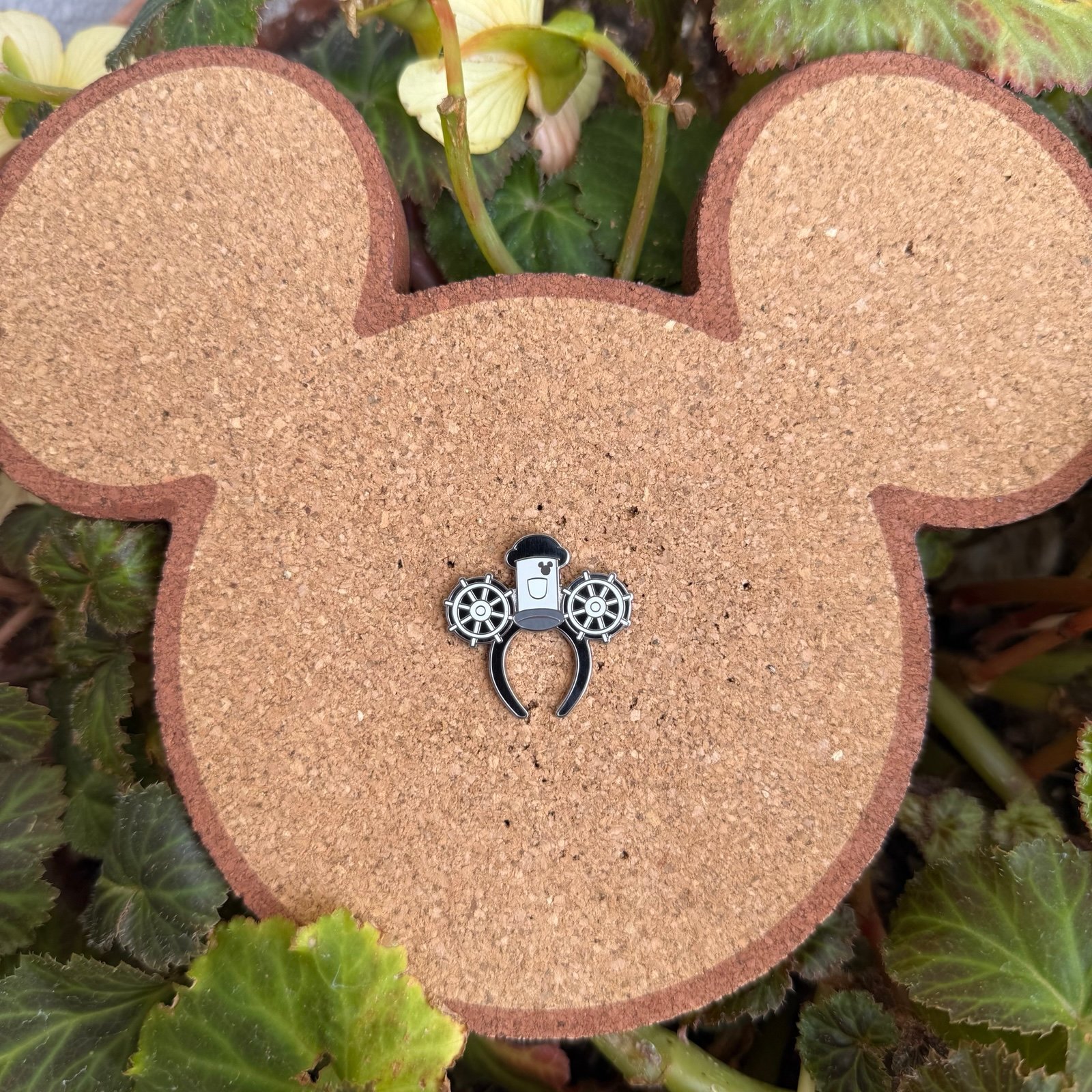 RARE CHASER DLR Steamboat Willie Ear Hat Headband 2025 Hidden Mickey Disney Pin