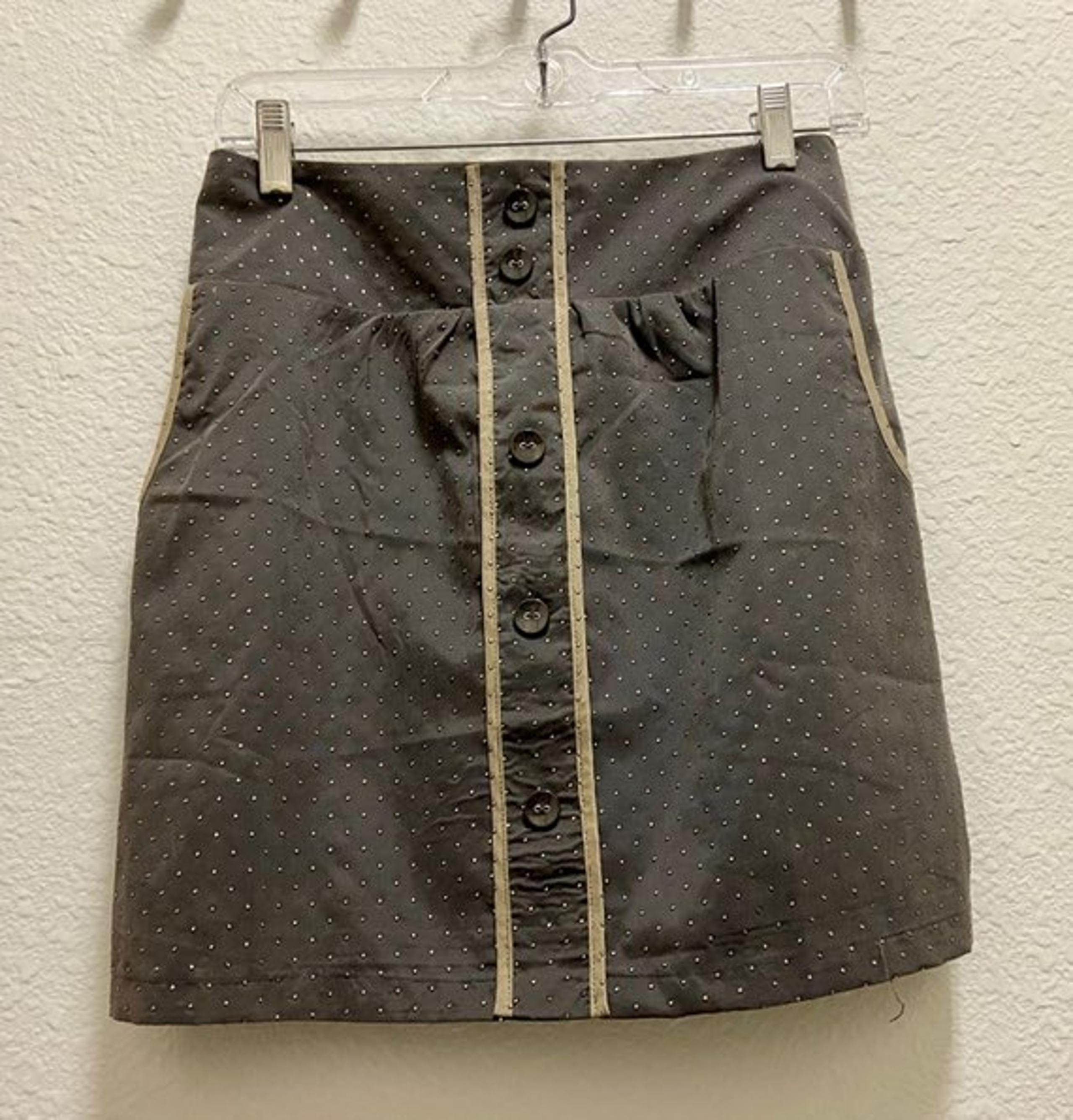 BRAND NEW Gray Skirt with Gold Beads & Pockets
