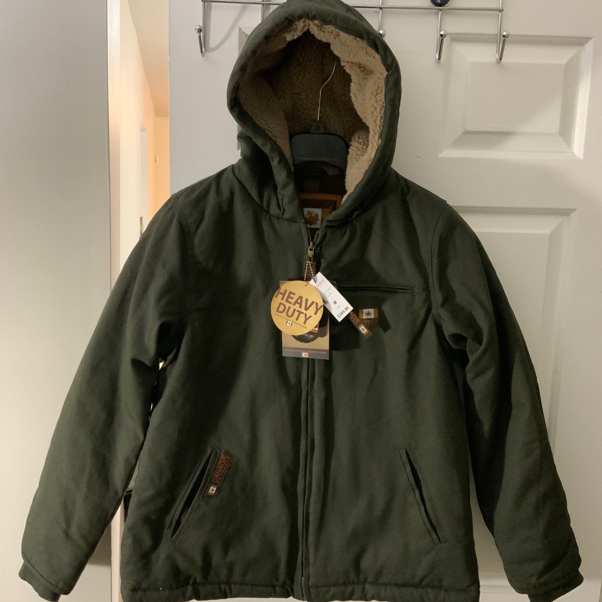 **PRICED TO SELL**NEW CANADA HEAVY DUTY JACKET SZ:MED *125 (50%) OFF 245 MSRP*
