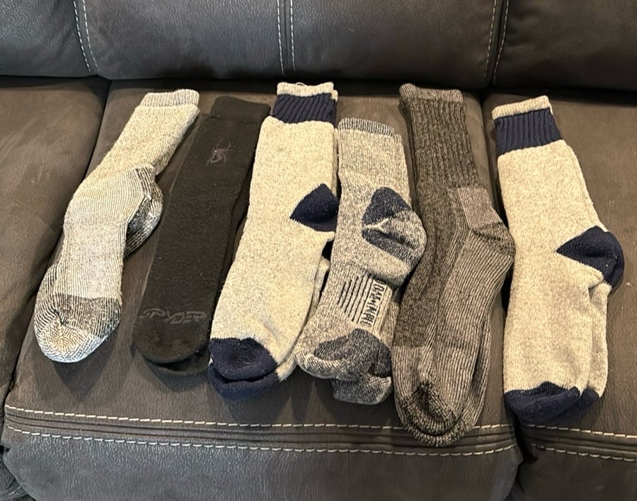 PRE OWNED AND WORN 6 PAIRS OF MEN'S WOOL CALF AND KNEE SOCKS