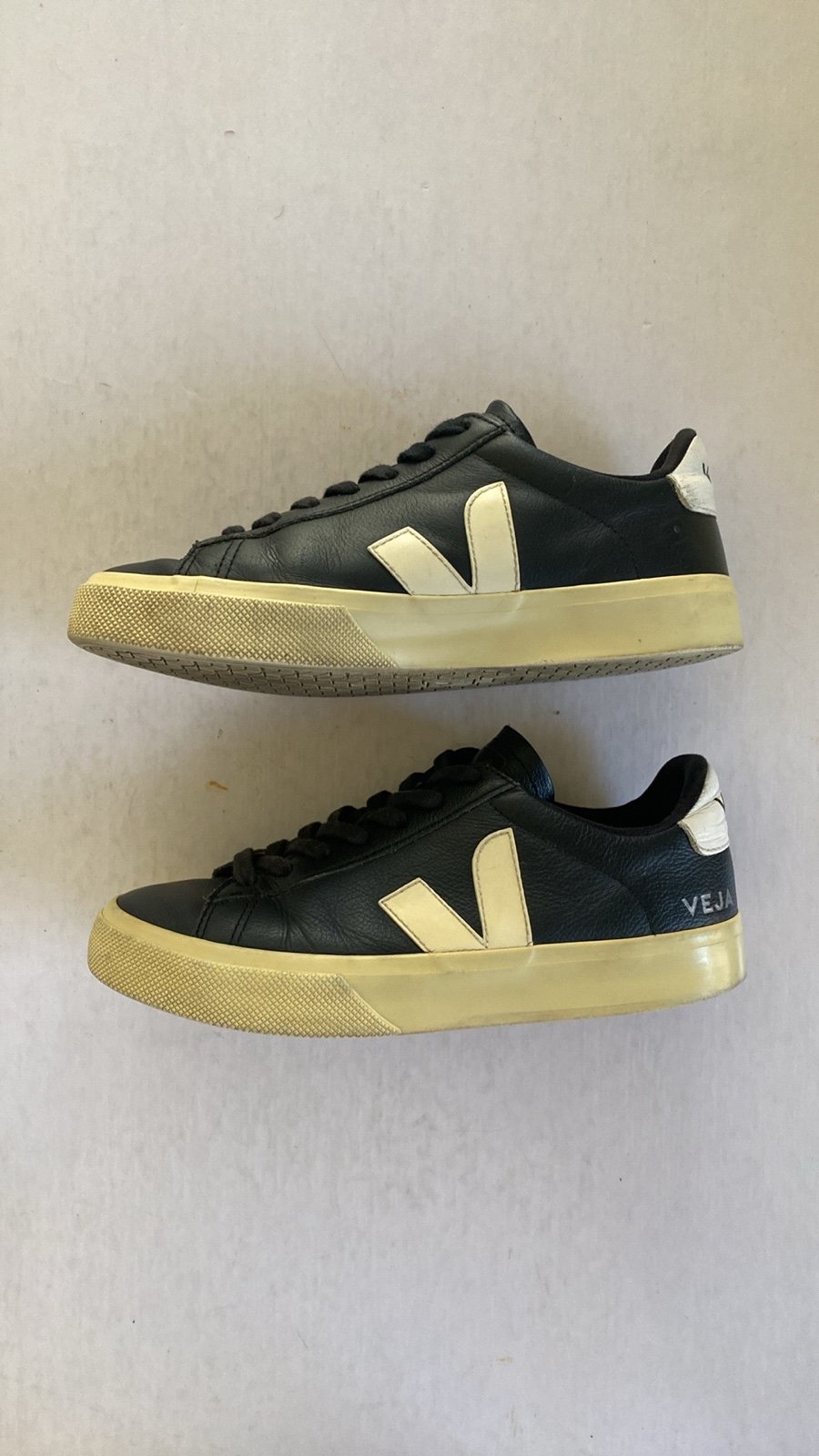 VEJA Women’s Black Leather Sneakers Size 6