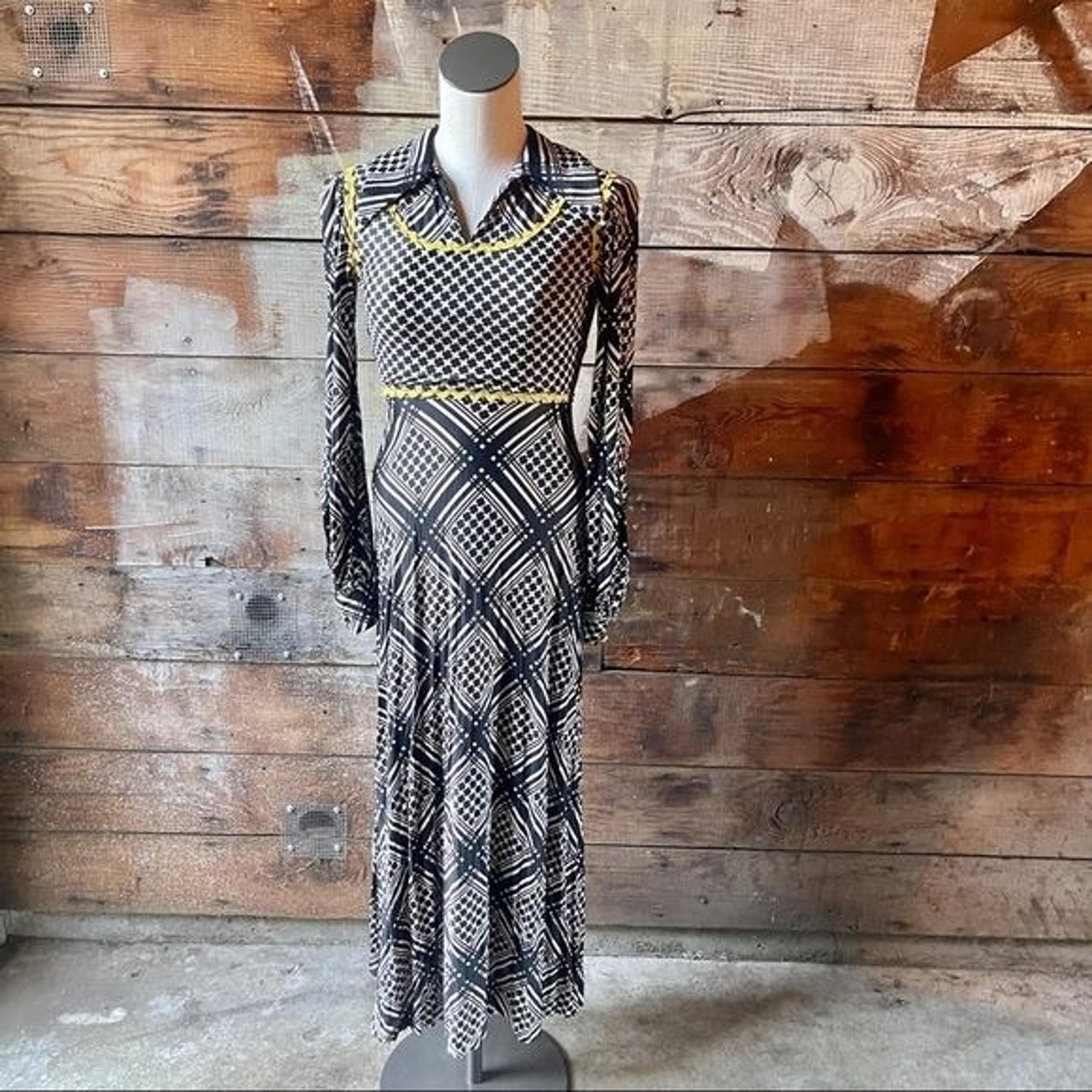 Young Edwardian 60s 70s Geometric Illusion Black and White Dress Size 5