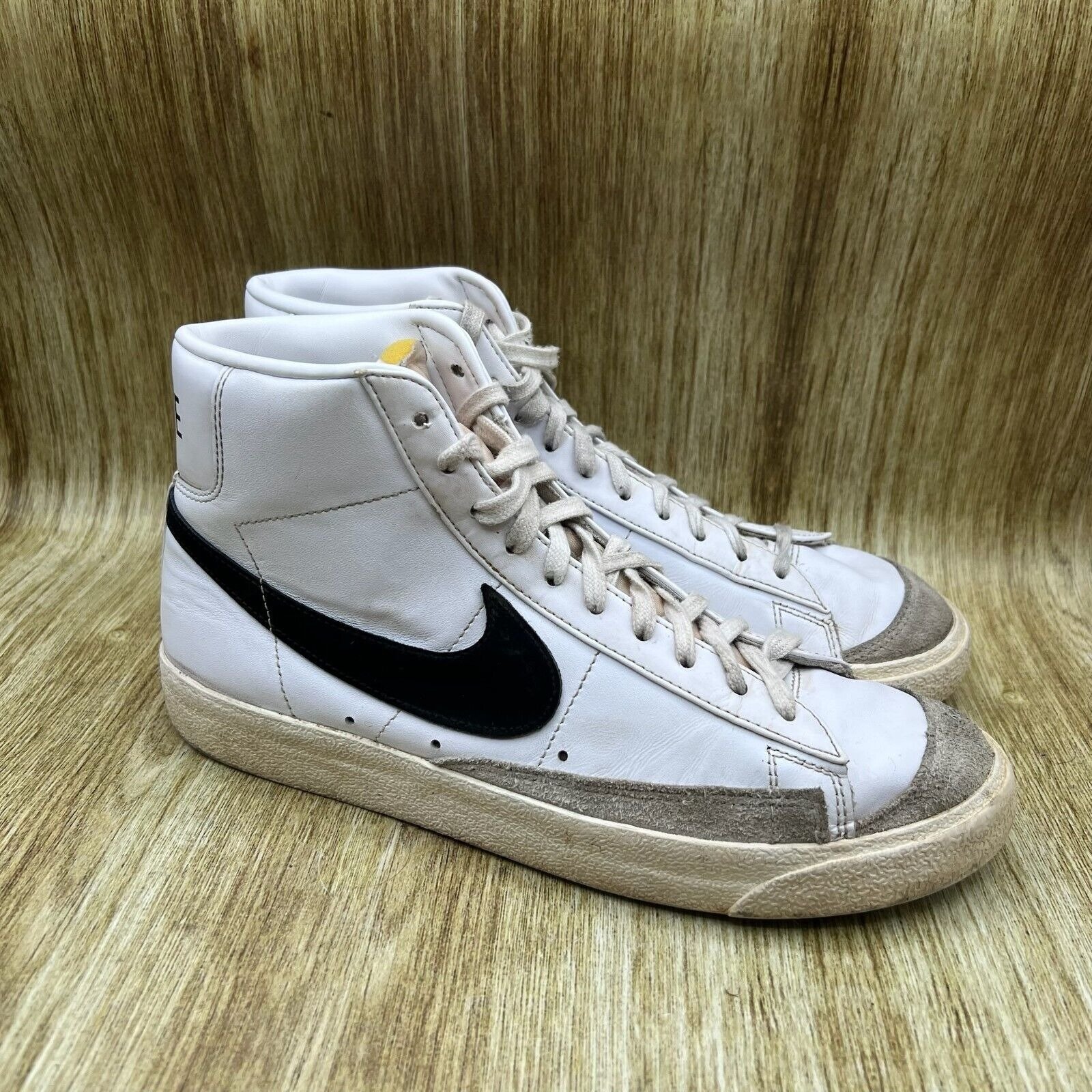 Nike Blazer Mid '77 Men's Size 10 White Black Shoes Sneakers BQ6806-100