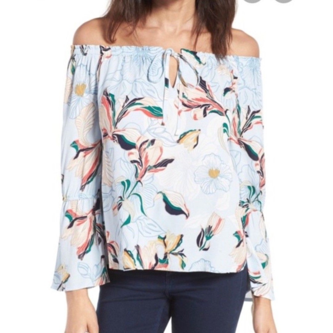 Cupcakes And Cashmere Blouse Sz Small Runs Large Blue Floral Off/On Shoulder