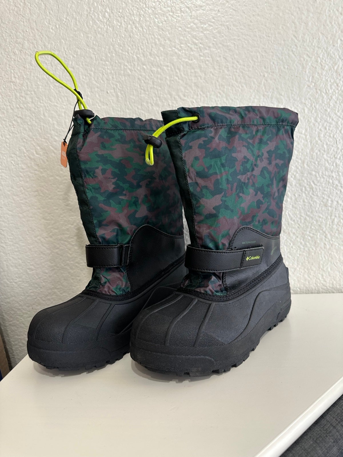 Columbia Woman Size 6 Powderbug Winter Warm Snow Boots Black Brown Green Camo