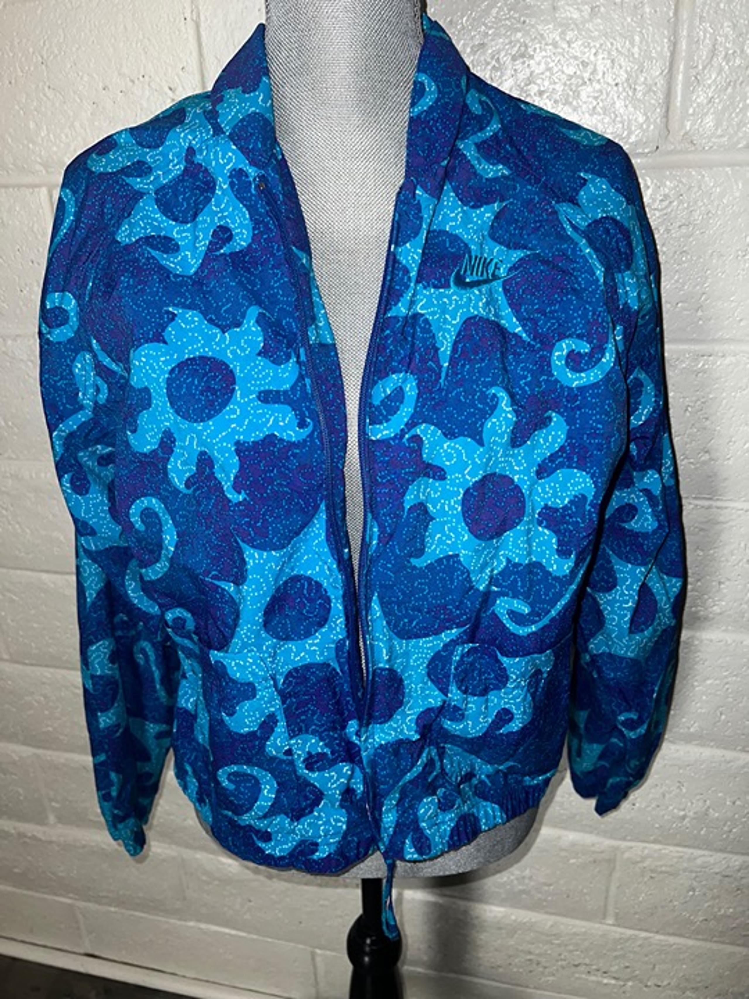 Womens vintage Nike jacket medium