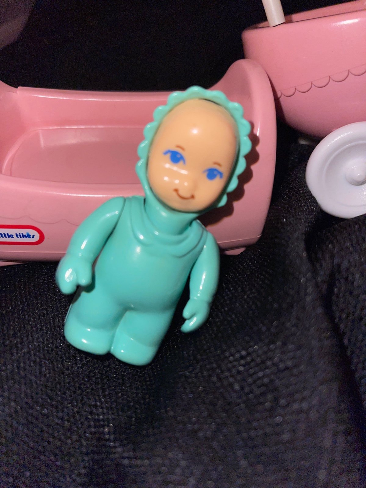 Little Tikes pink dollhouse carriage baby & cradle