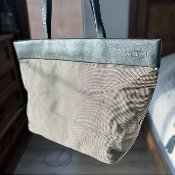 Tumi 2025 canvas tote