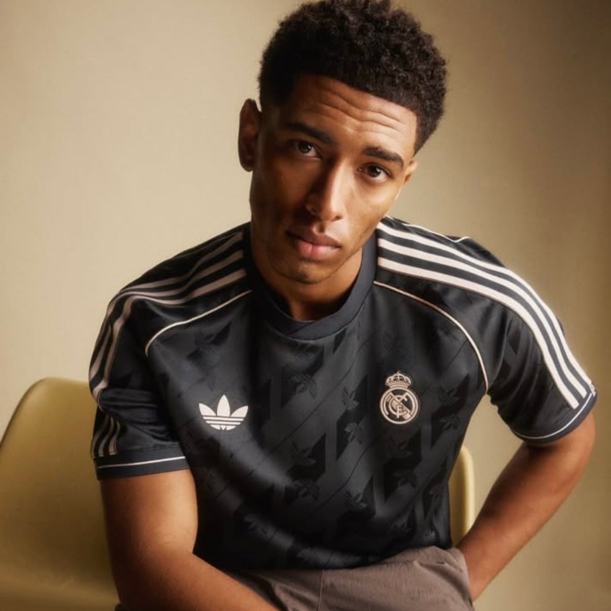 ★adidas★ Real Madrid LFSTLR Jersey Charcoal JI9481 Genuine Adidas Real Madrid LFSTLR Jersey - Charcoal / JI9481