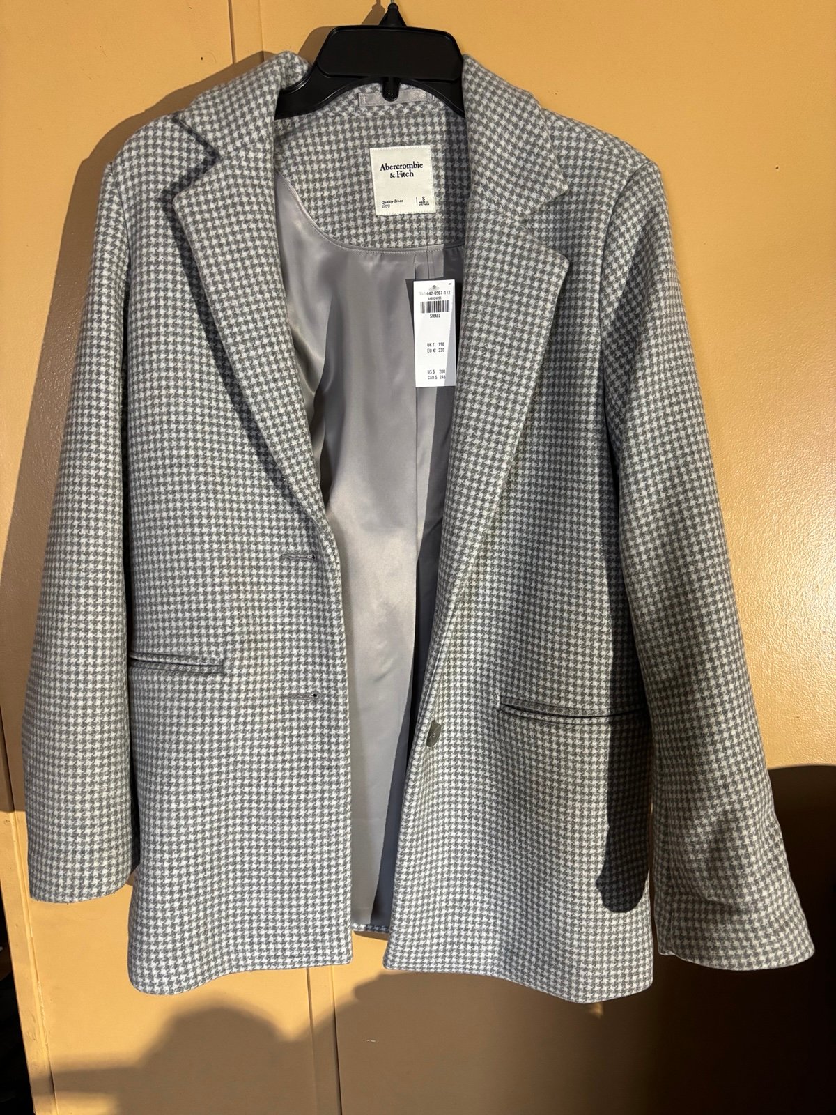 Abercrombie & Fitch women’s coat size small, new with tags.