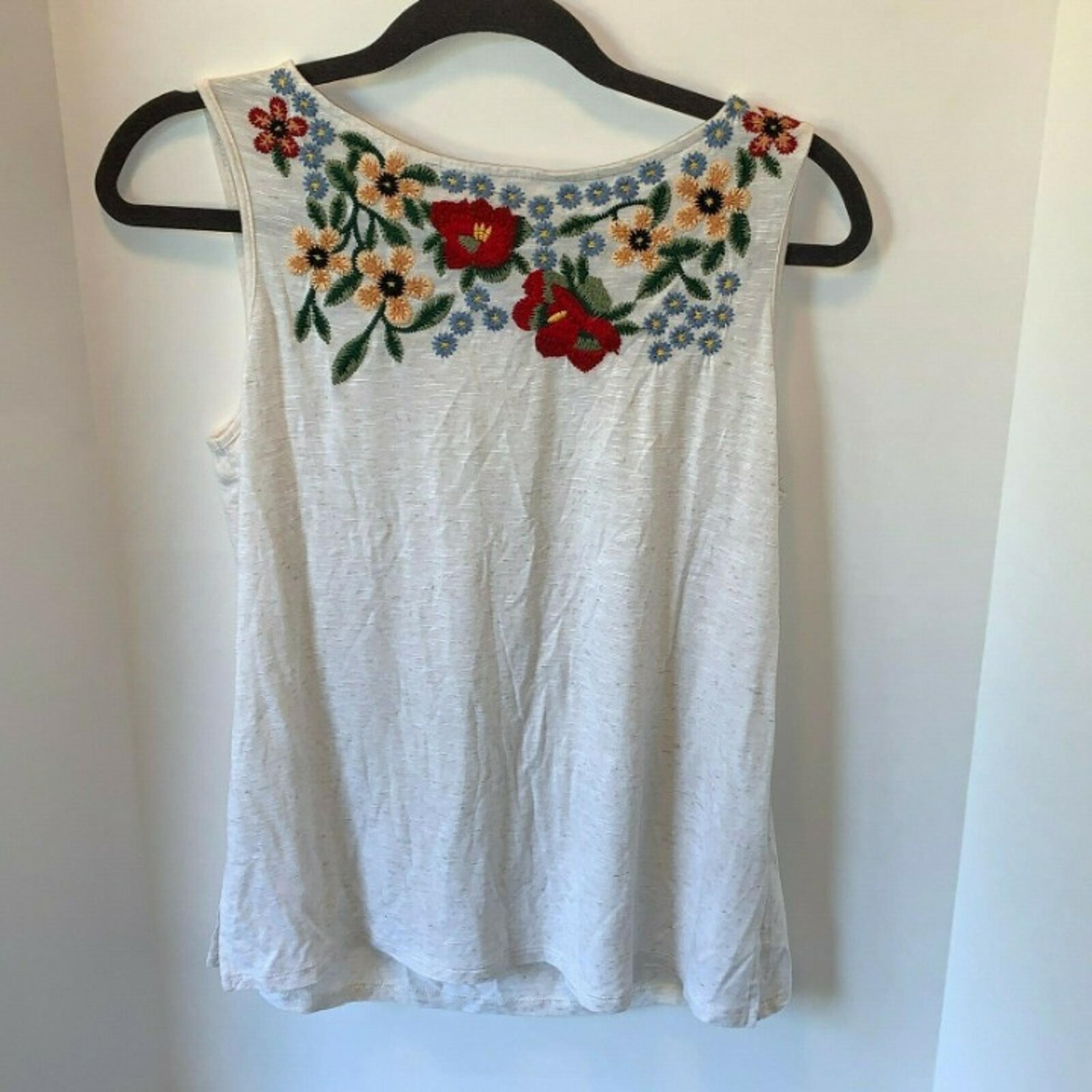 Adiva Women Embroidered Floral Natural S