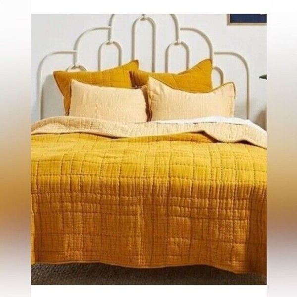 New Anthropologie Reversible Airy Gauze Quilt King Size
