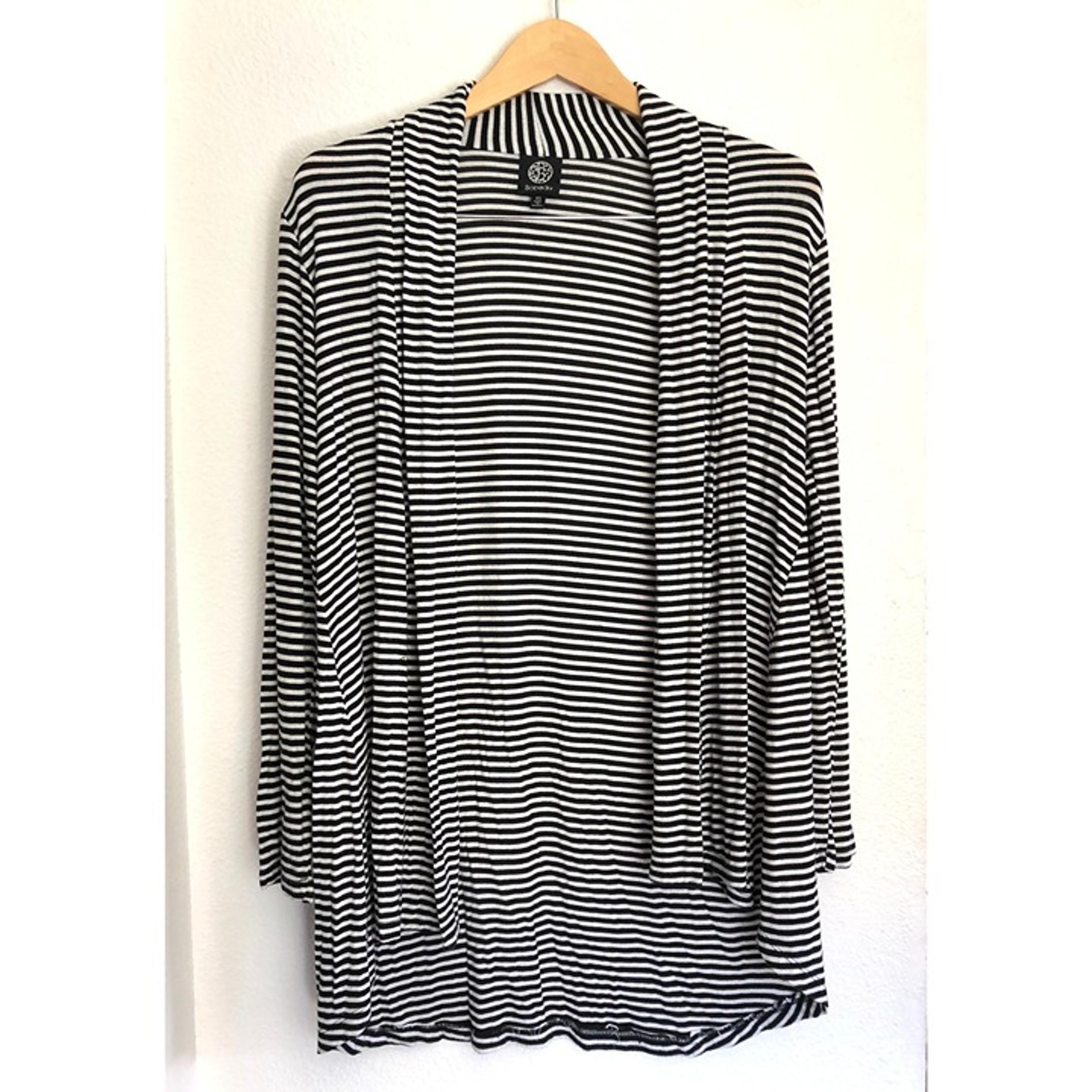 BOBEAU- WOMEN'S LONG SLEEVE CARDIGAN SIZE X-SMALL